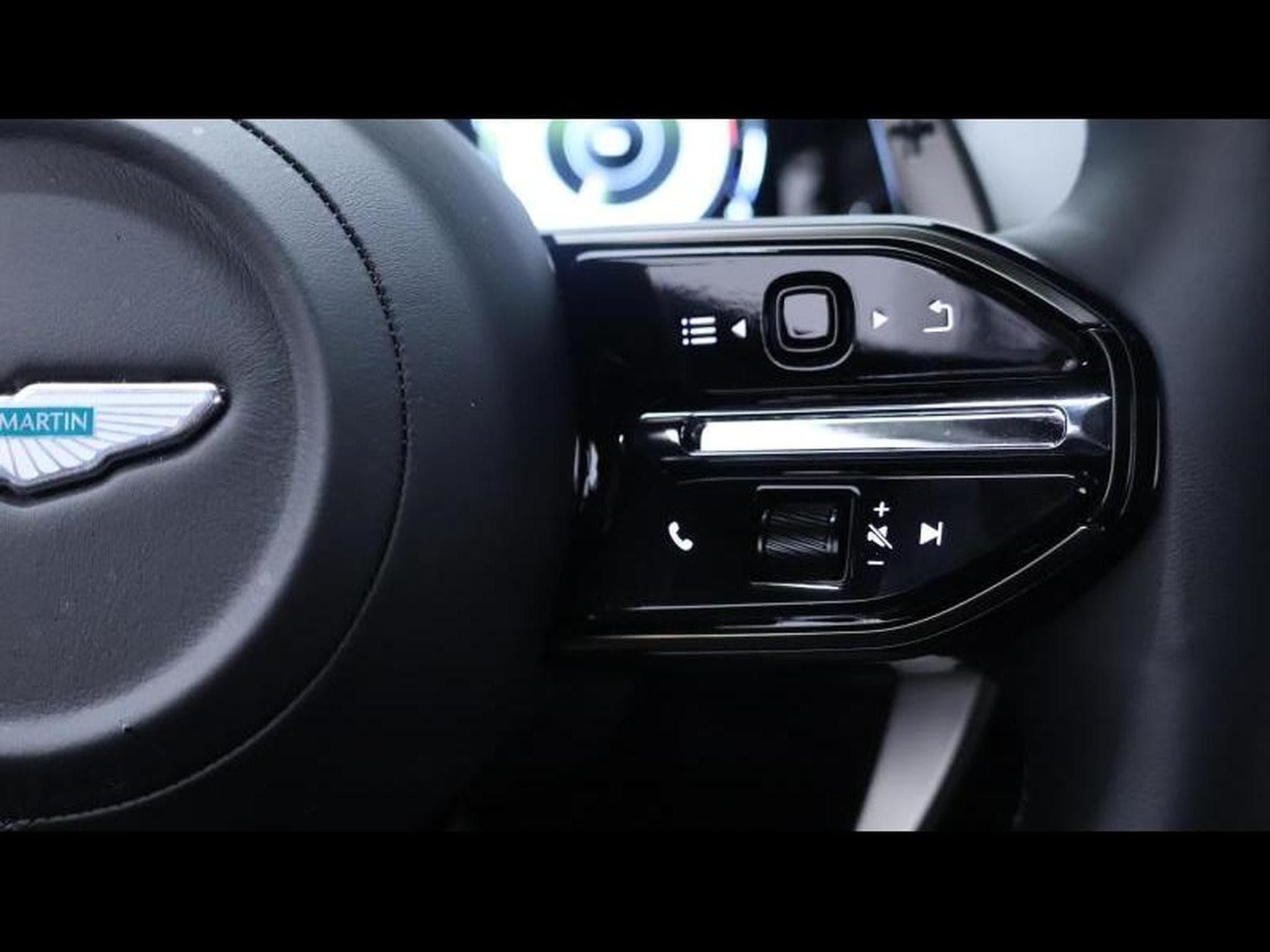 Aston-Martin V8 Vantage S 680ch *Xenon Grey (2026) - Foto 21