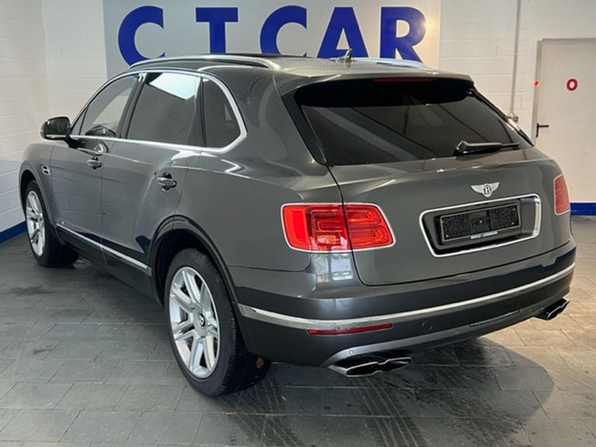 Bentley Bentayga 4.0 V8 Diesel 4WD Autom.Mulliner (2018) - Photo 4