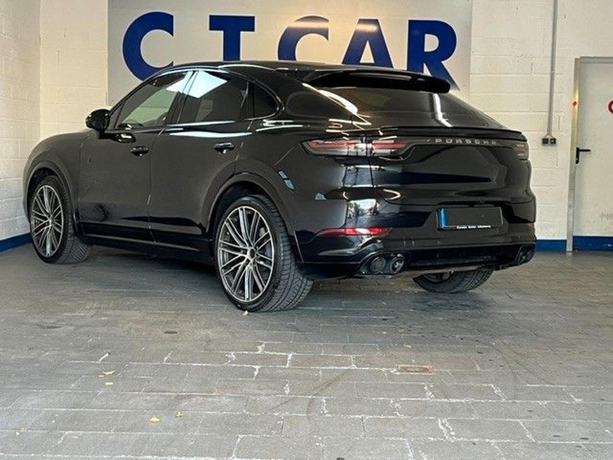 Porsche Cayenne Coupe S /VOLL /panorama /AHK (2020) - Photo 18