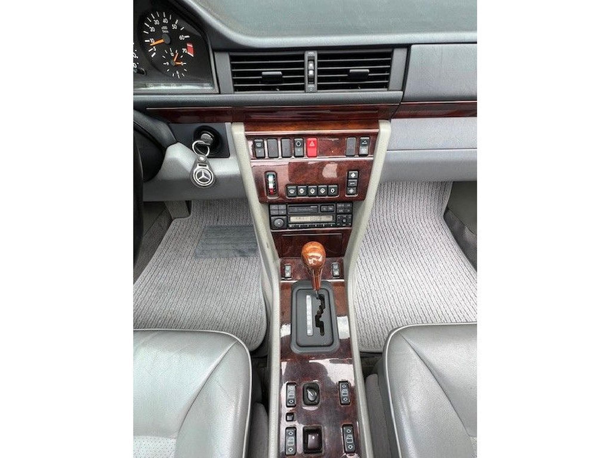 Mercedes E 320 AMG Line -  W124 (1995) - Photo 11