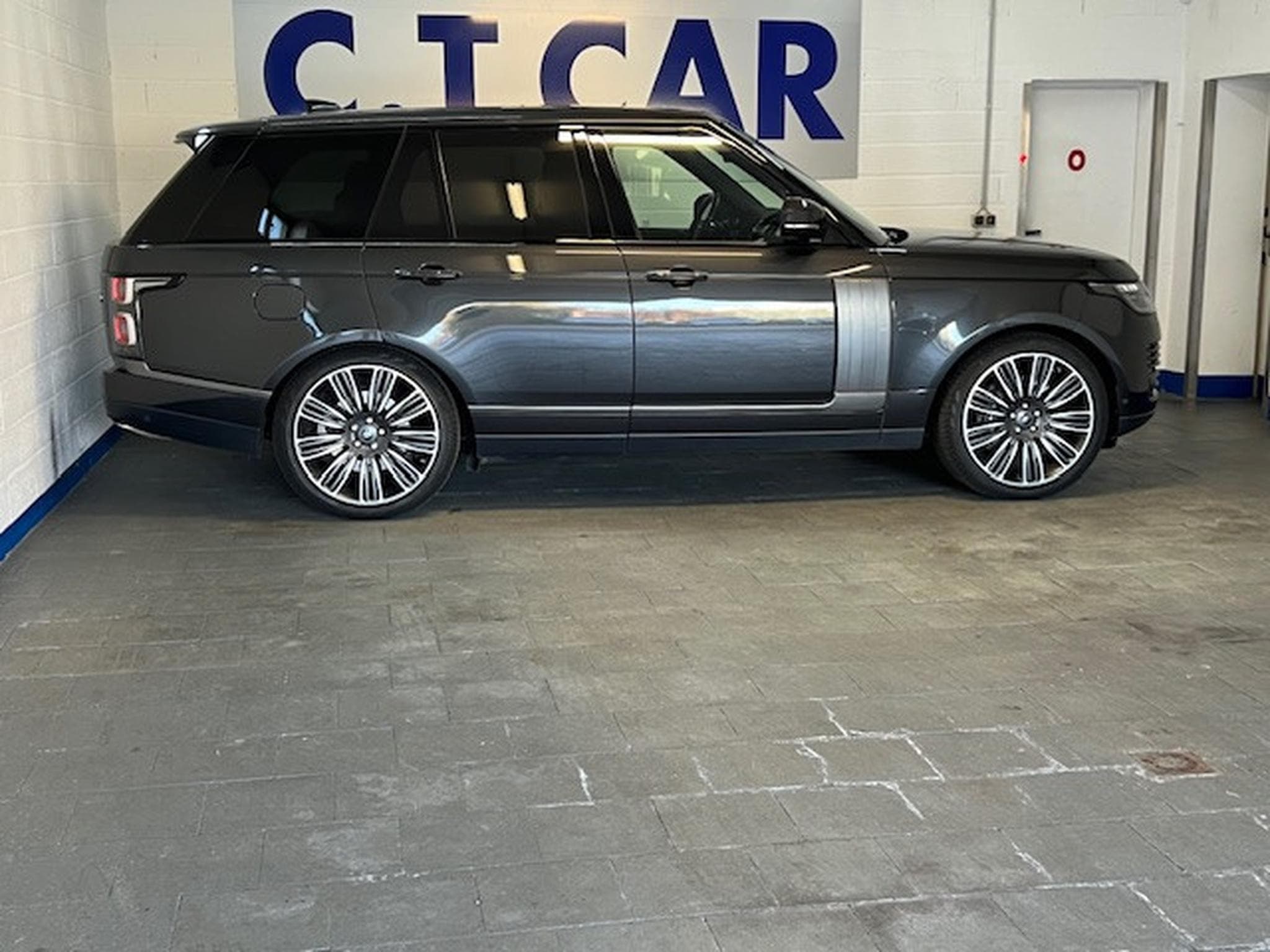 Land-Rover Range Rover 3.0 D350 Vogue - VOLL (2020) - Photo 2