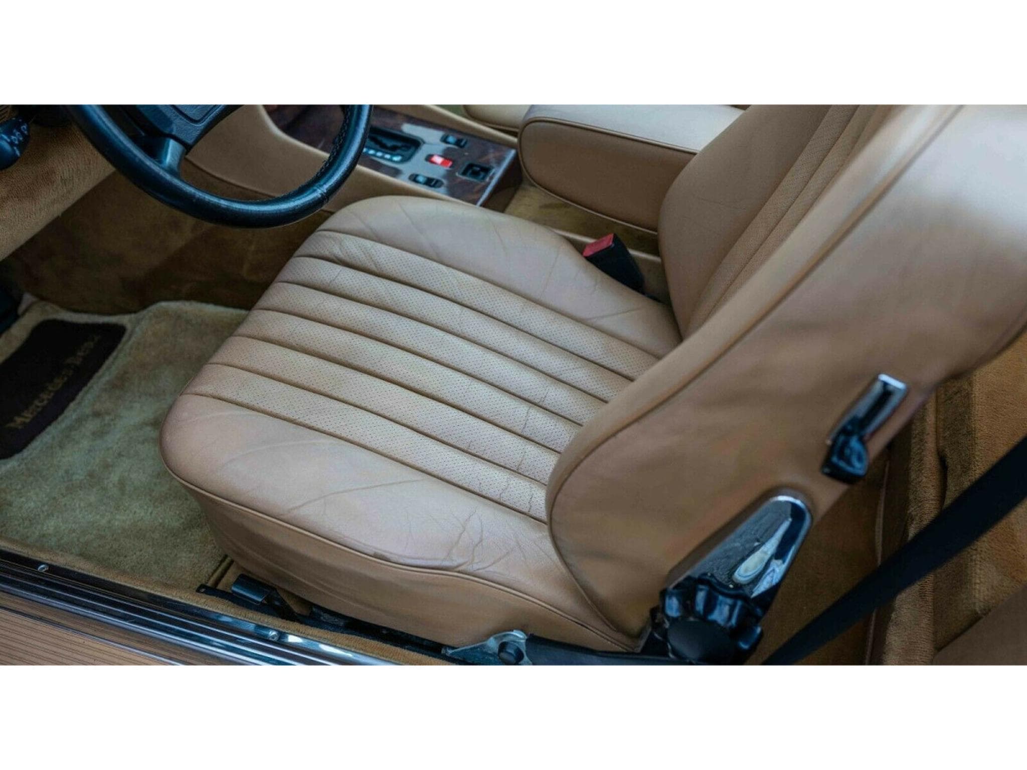 Mercedes SL 560 R107 (1987) - Photo 13