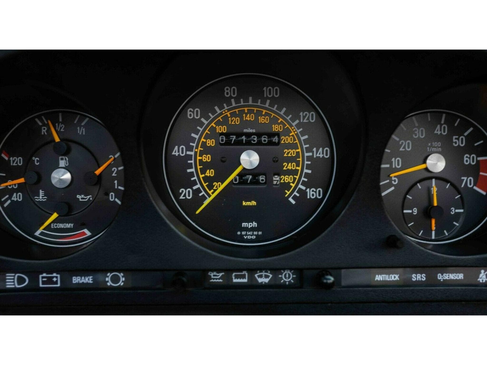 Mercedes SL 560 R107 (1987) - Photo 16