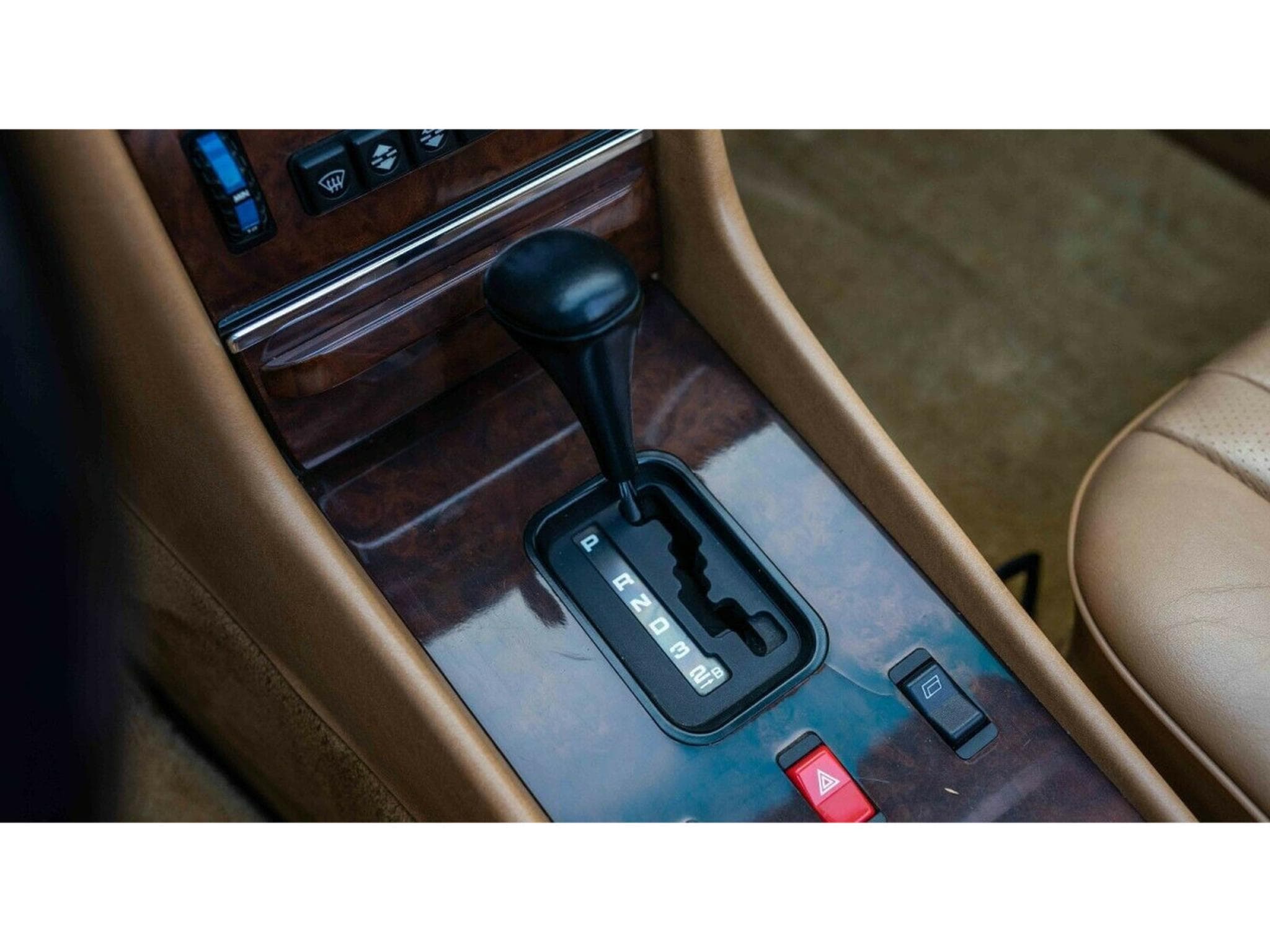 Mercedes SL 560 R107 (1987) - Photo 18