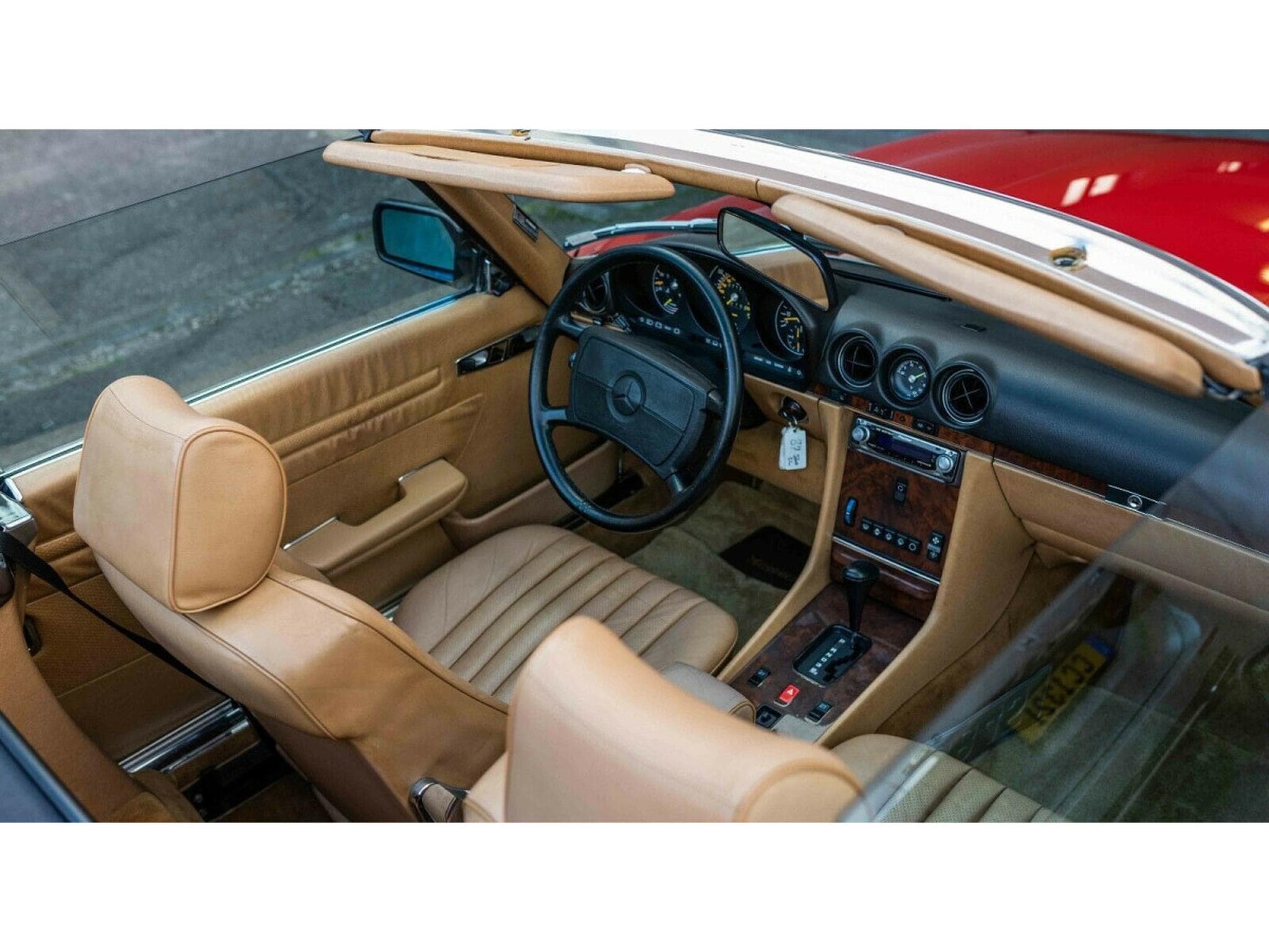 Mercedes SL 560 R107 (1987) - Photo 21