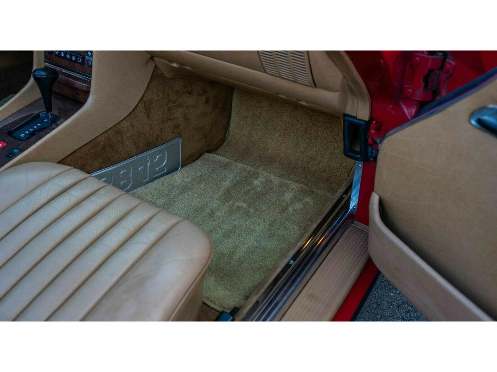 Mercedes SL 560 R107 (1987) - Photo 24
