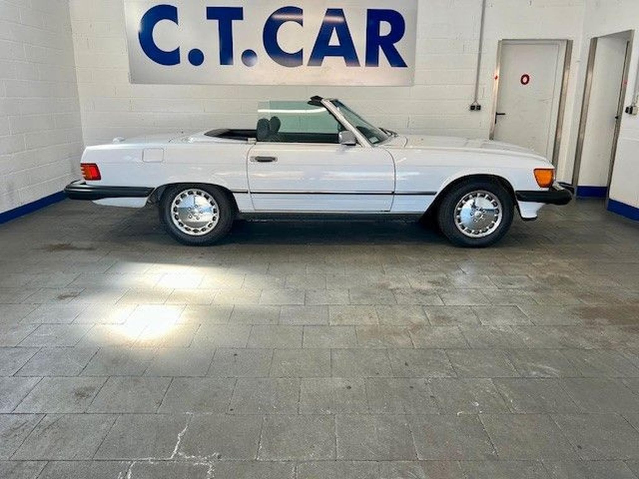 Mercedes SL 560 R107- top Zustand - 2 HAND (1988) - Photo 2