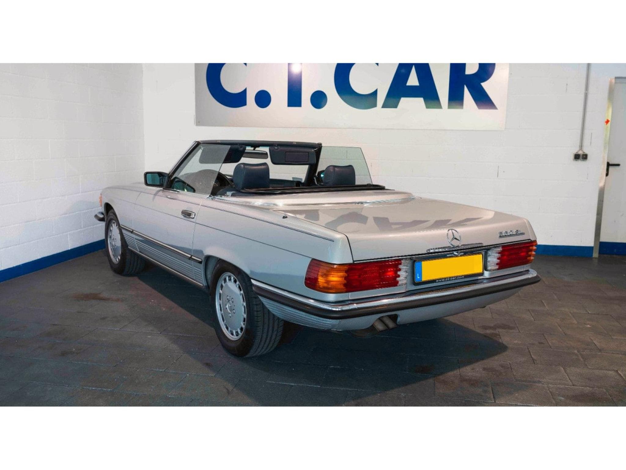 Mercedes SL 560 Auto. (1989) - Photo 10