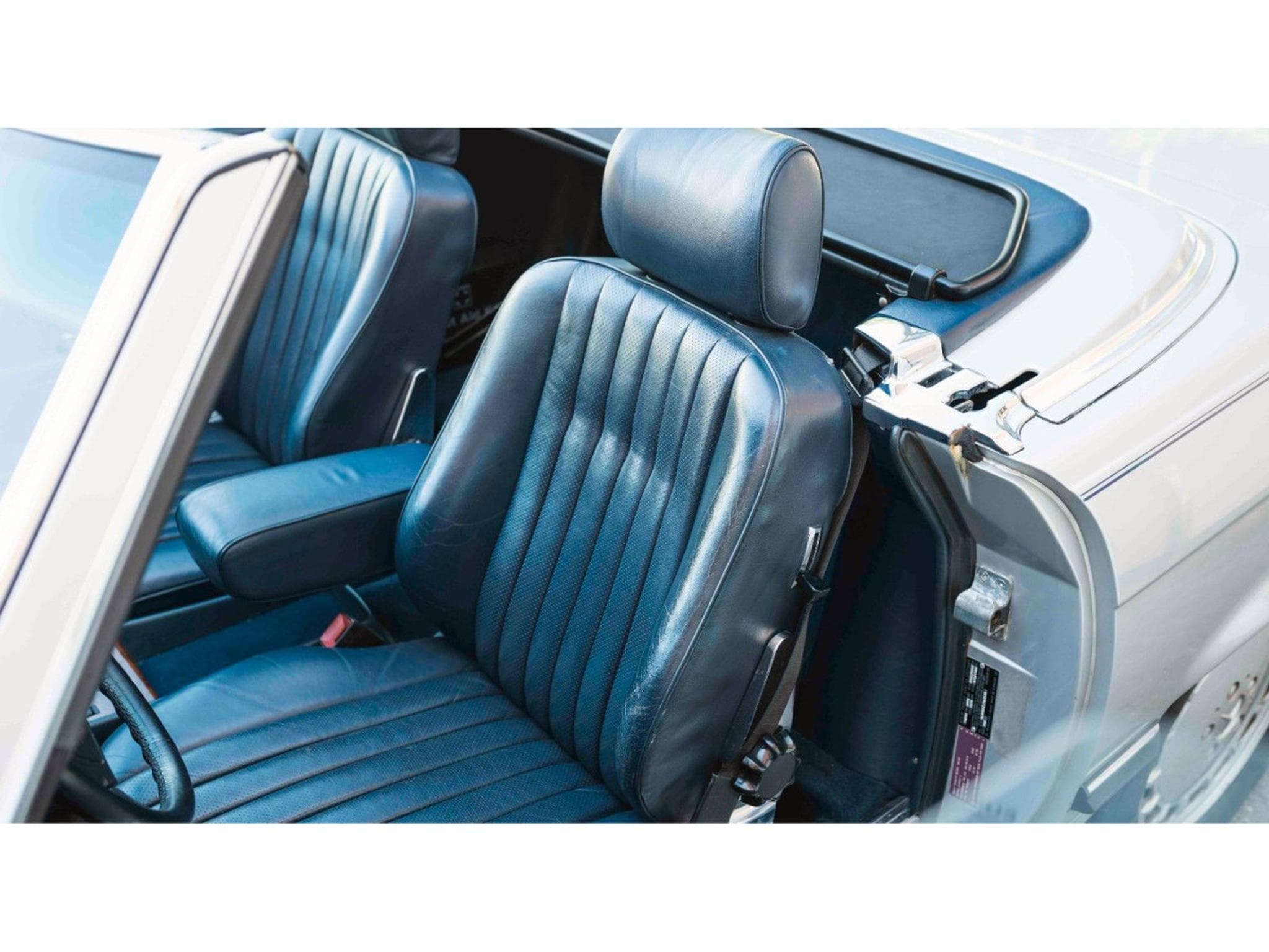 Mercedes SL 560 Auto. (1989) - Photo 18