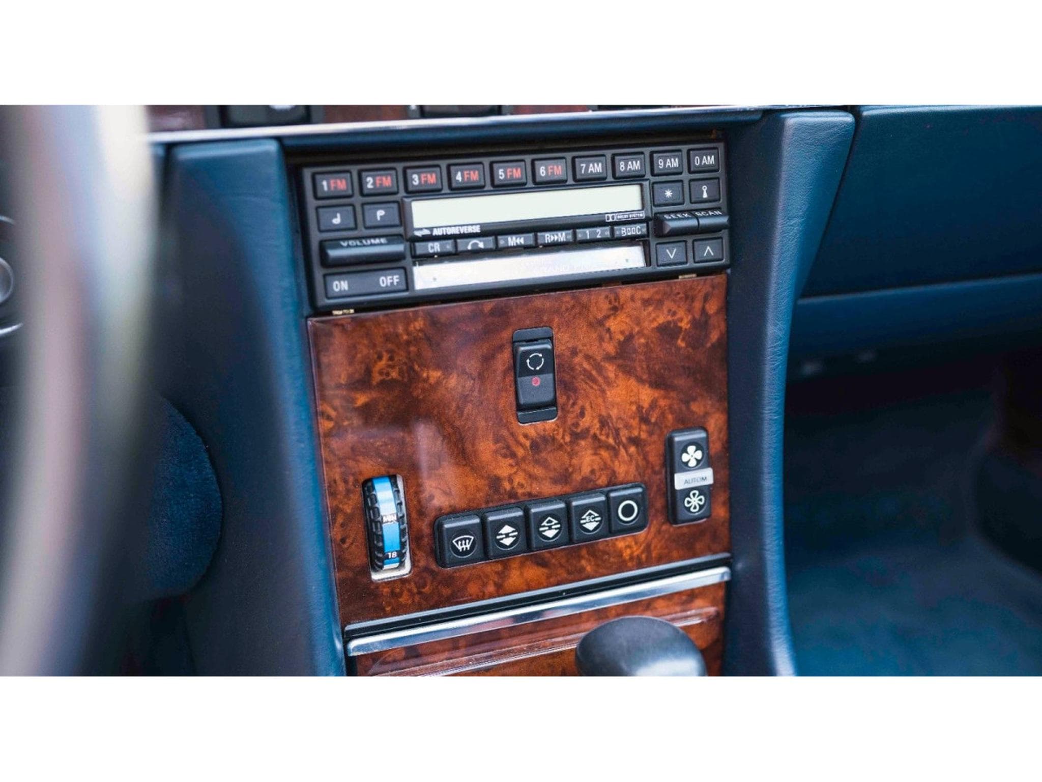 Mercedes SL 560 Auto. (1989) - Photo 21