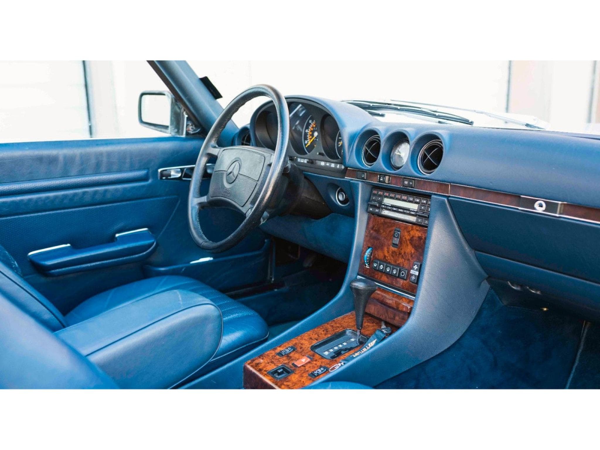 Mercedes SL 560 Auto. (1989) - Photo 23