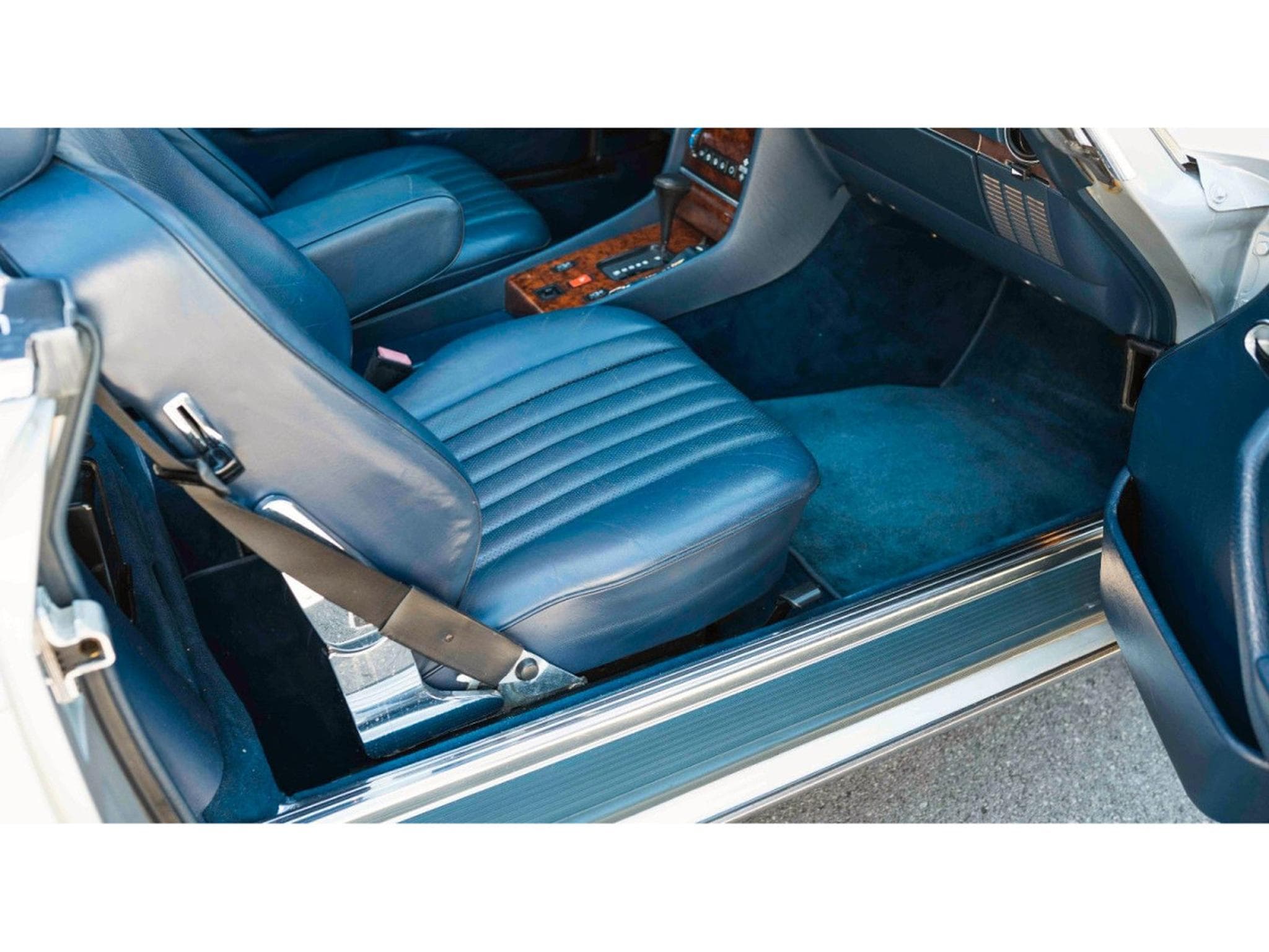Mercedes SL 560 Auto. (1989) - Photo 24