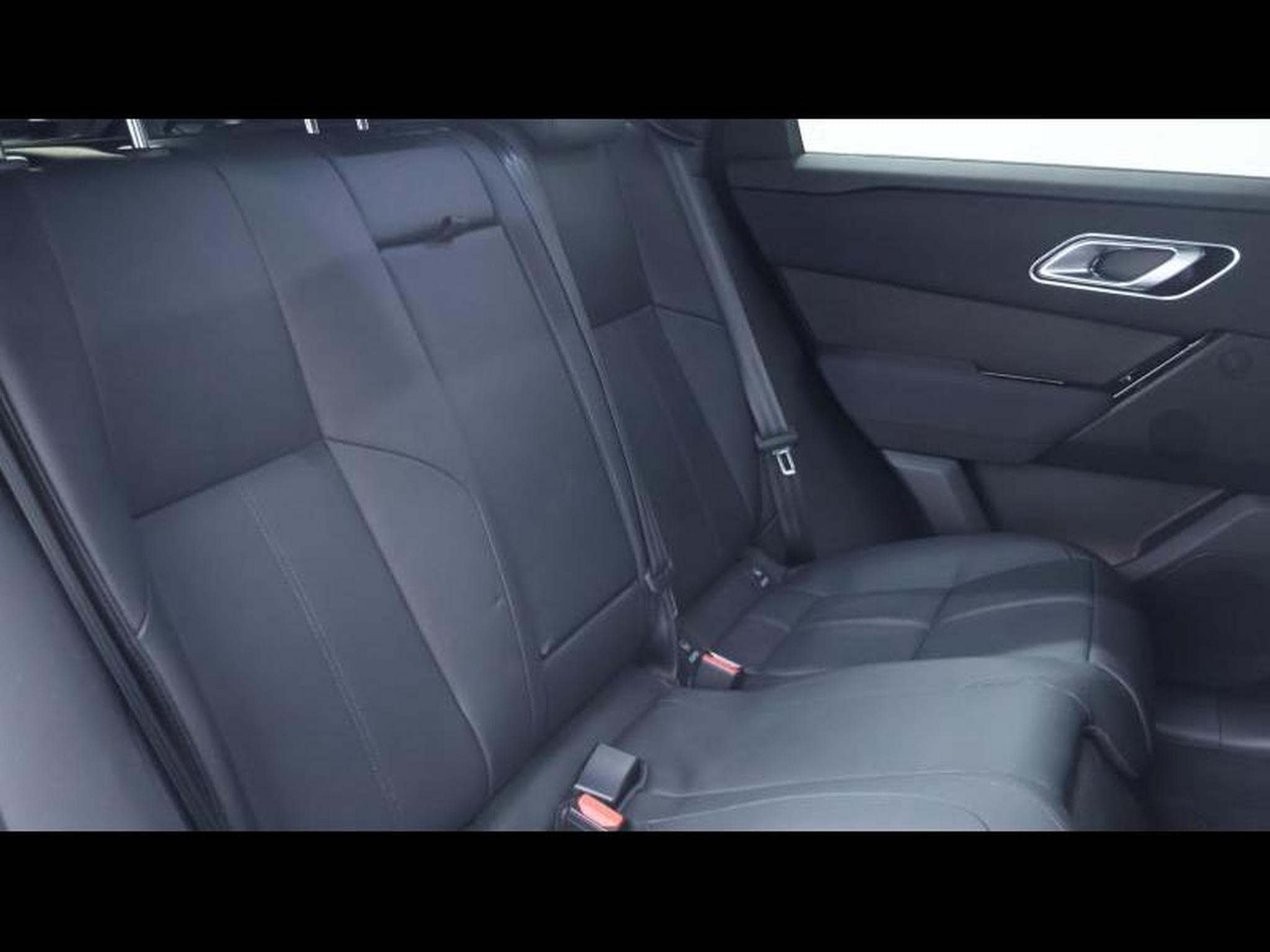 Land-Rover Range Rover Velar D200 Dynamic SE (2025) - Photo 14