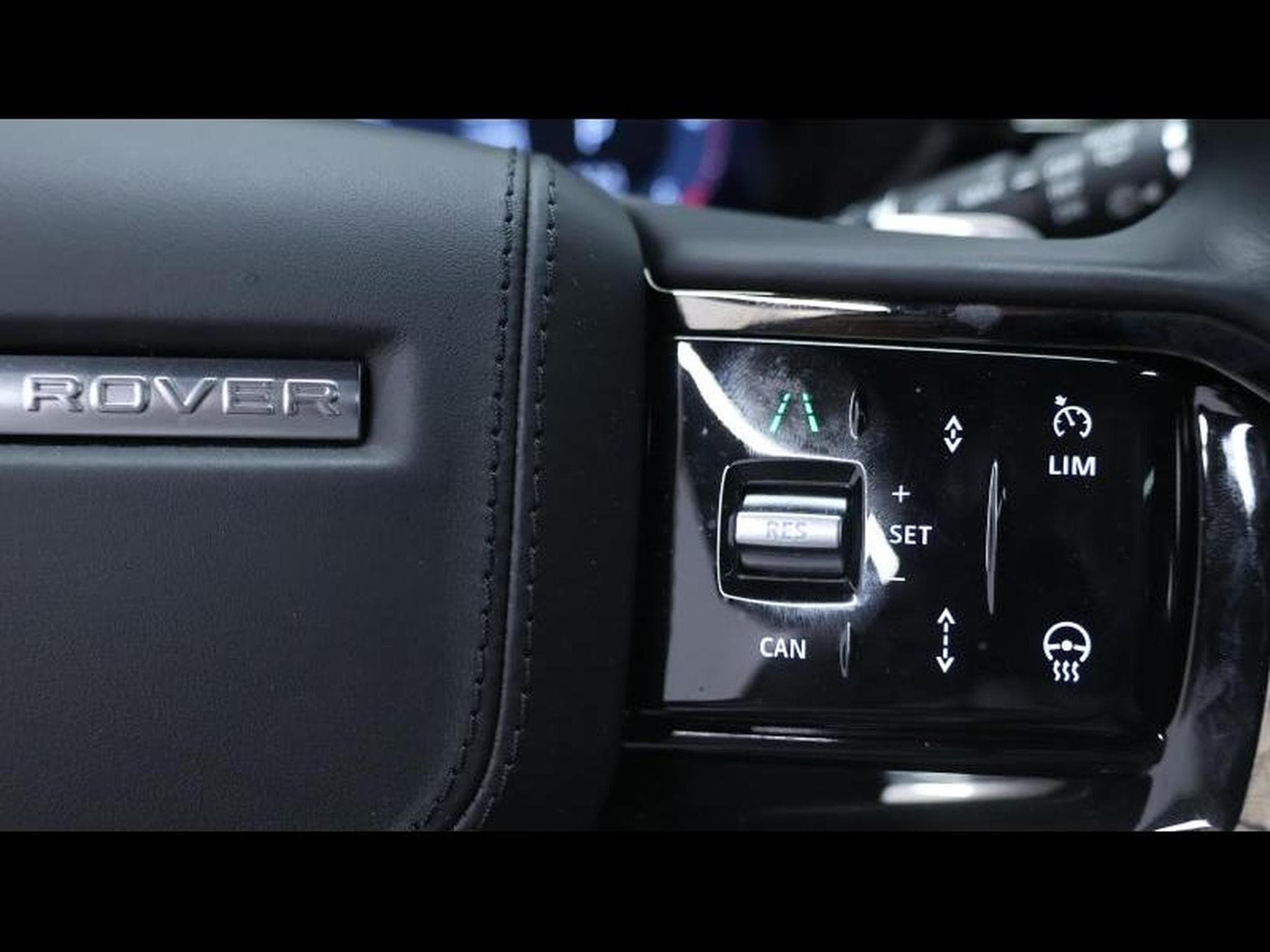 Land-Rover Range Rover Velar D200 Dynamic SE (2025) - Photo 18