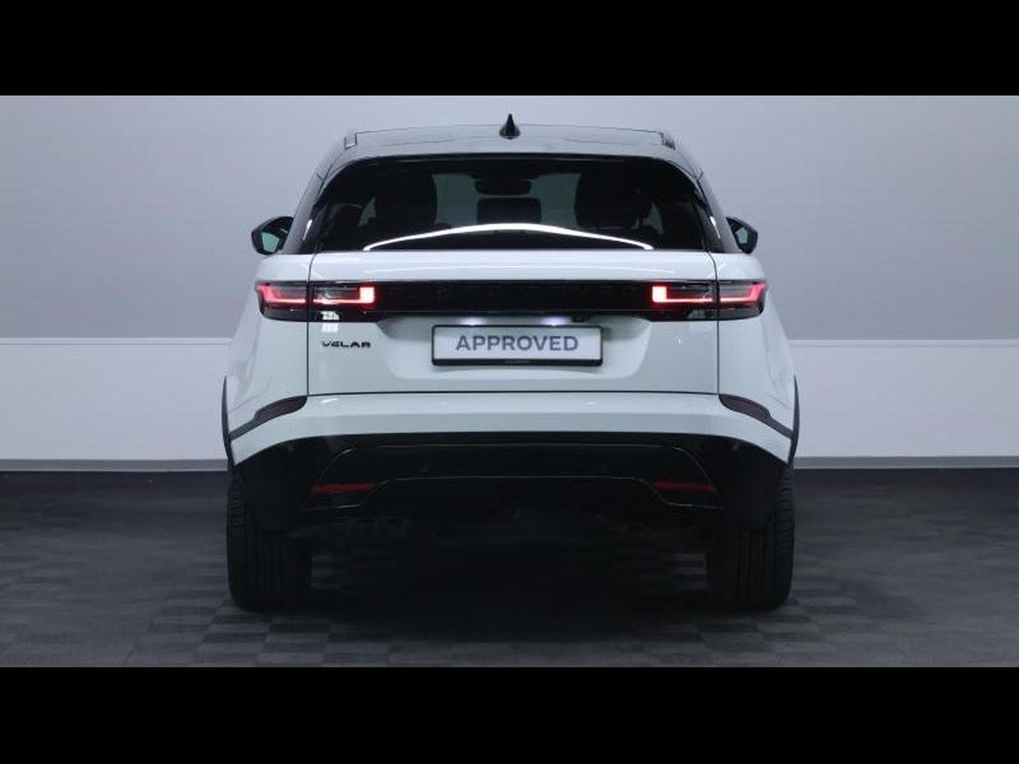 Land-Rover Range Rover Velar D200 Dynamic SE (2025) - Photo 6