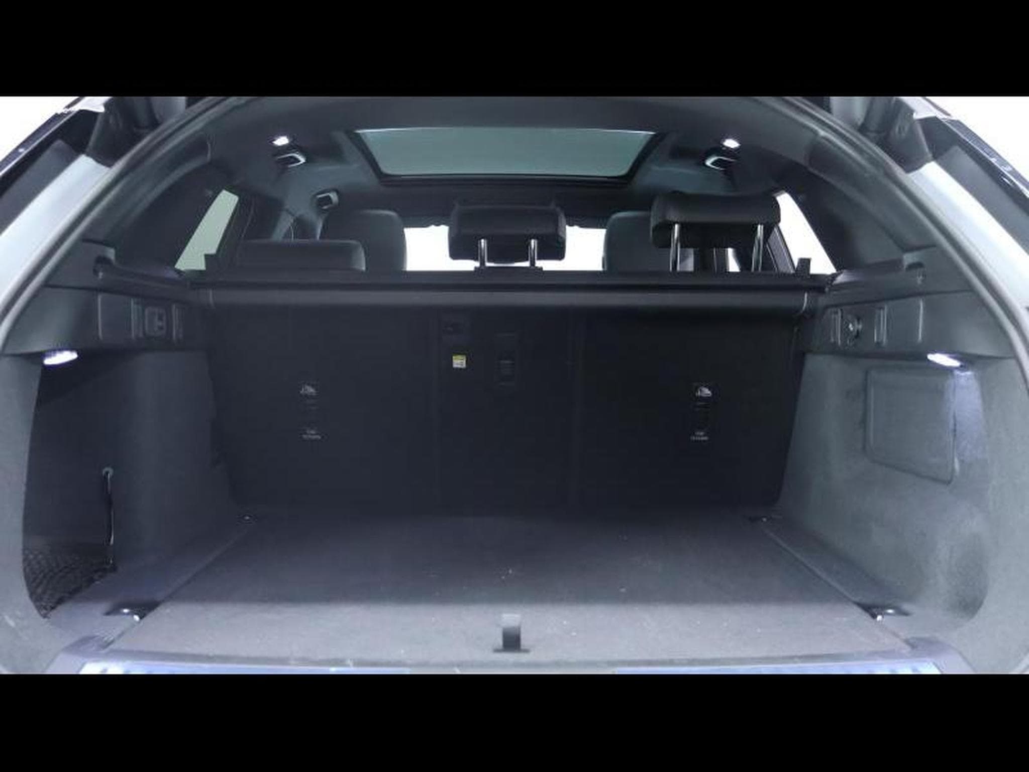 Land-Rover Range Rover Velar D200 Dynamic SE (2025) - Photo 7