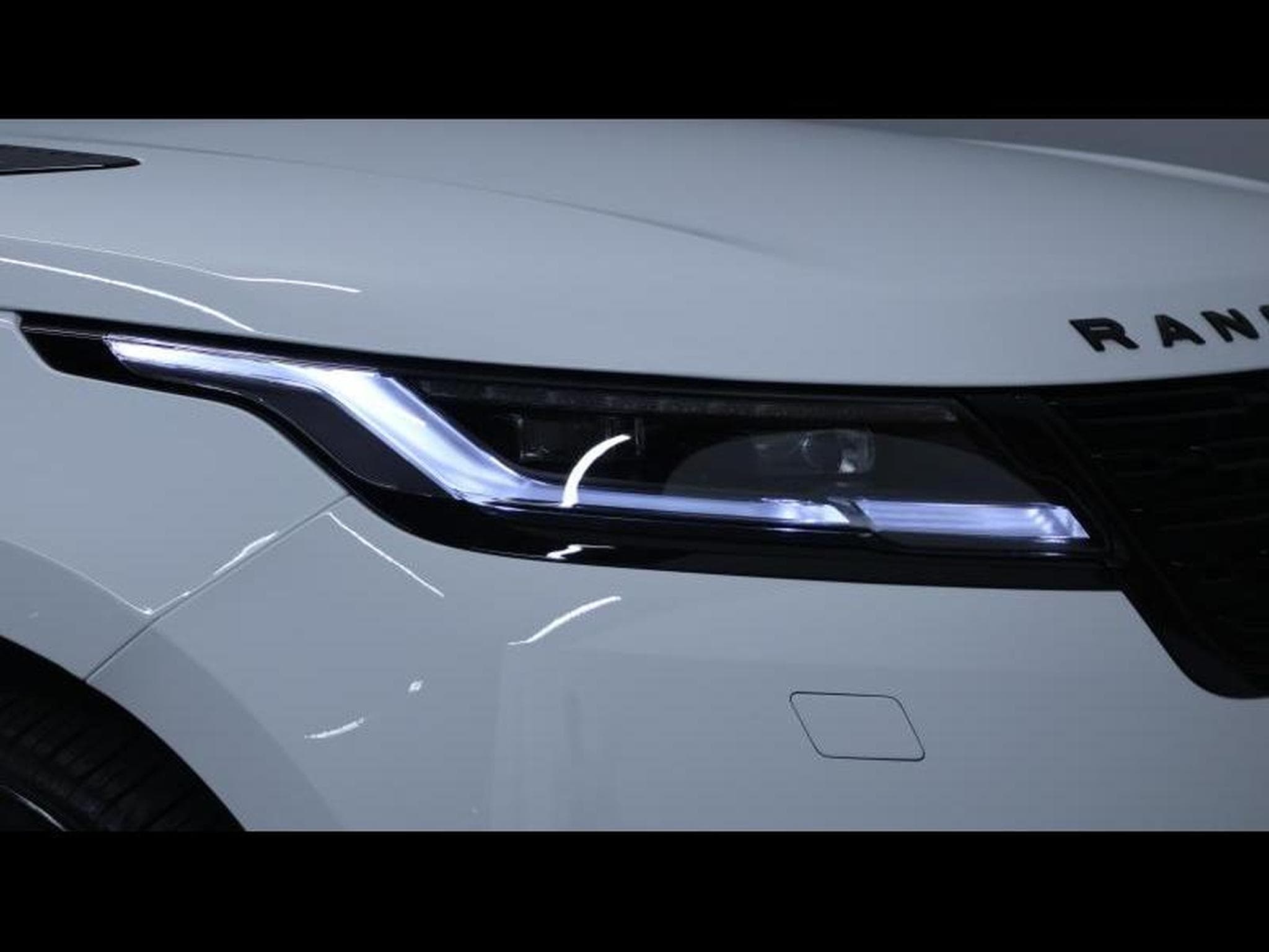 Land-Rover Range Rover Velar D200 Dynamic SE (2025) - Photo 8
