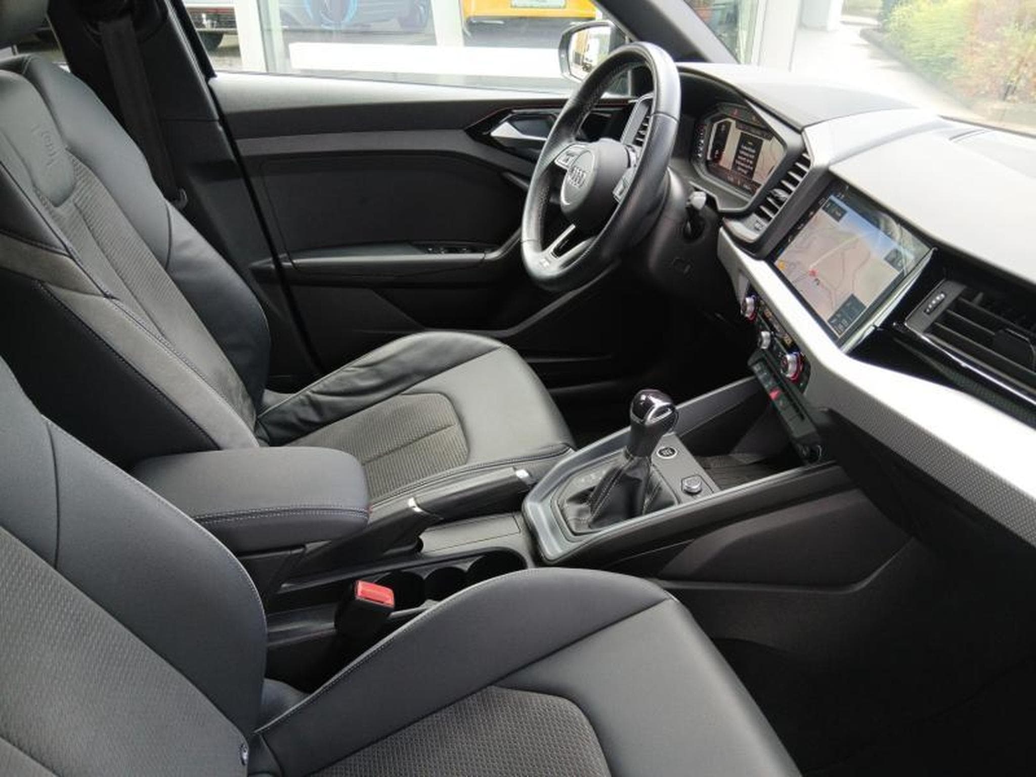Audi A1 Sportback S-line 40 TFSI s-tronic (2022) - Photo 10