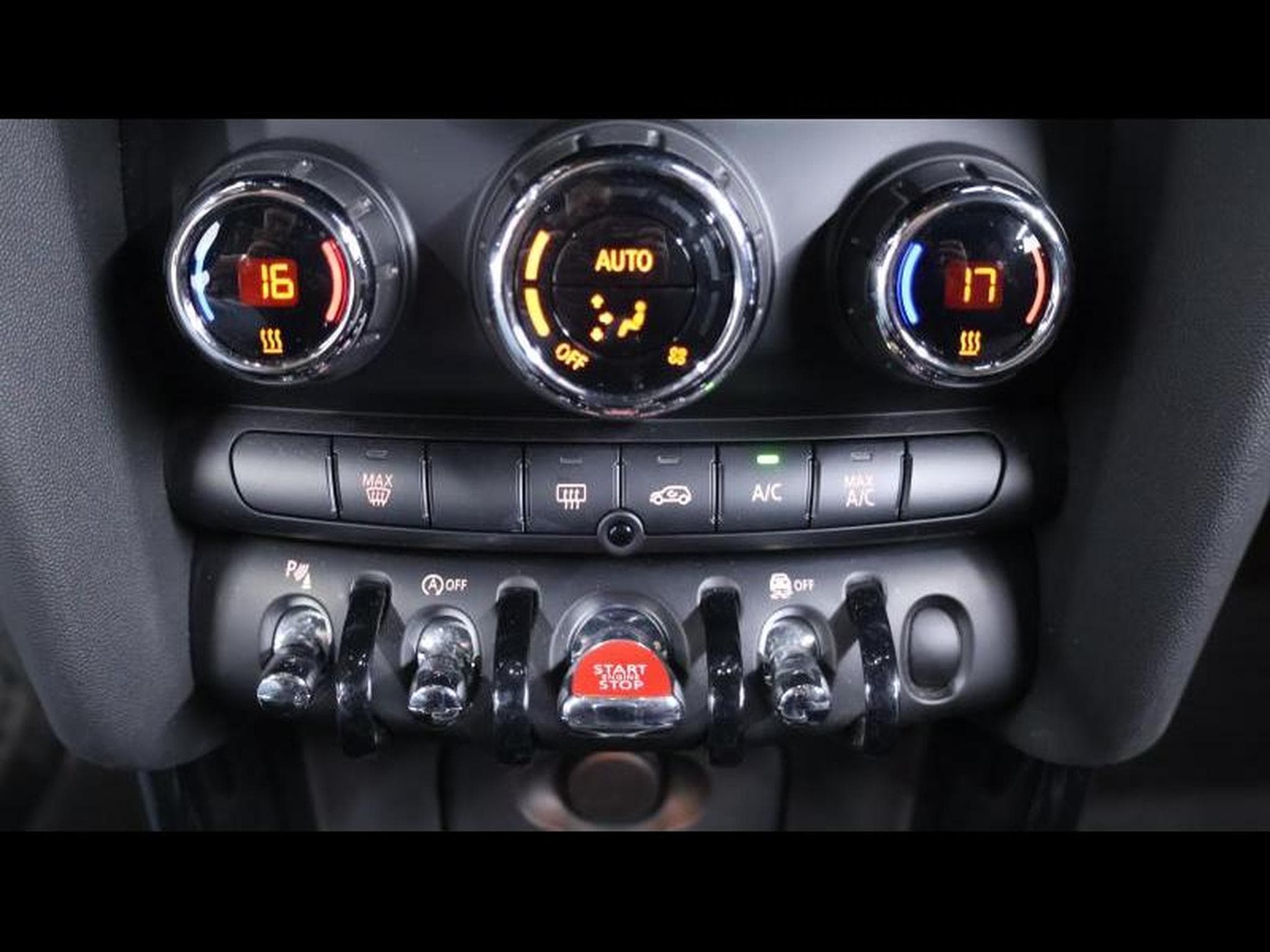 MINI Cooper 1.5 136 hatch 3 portes (2020) - Photo 21