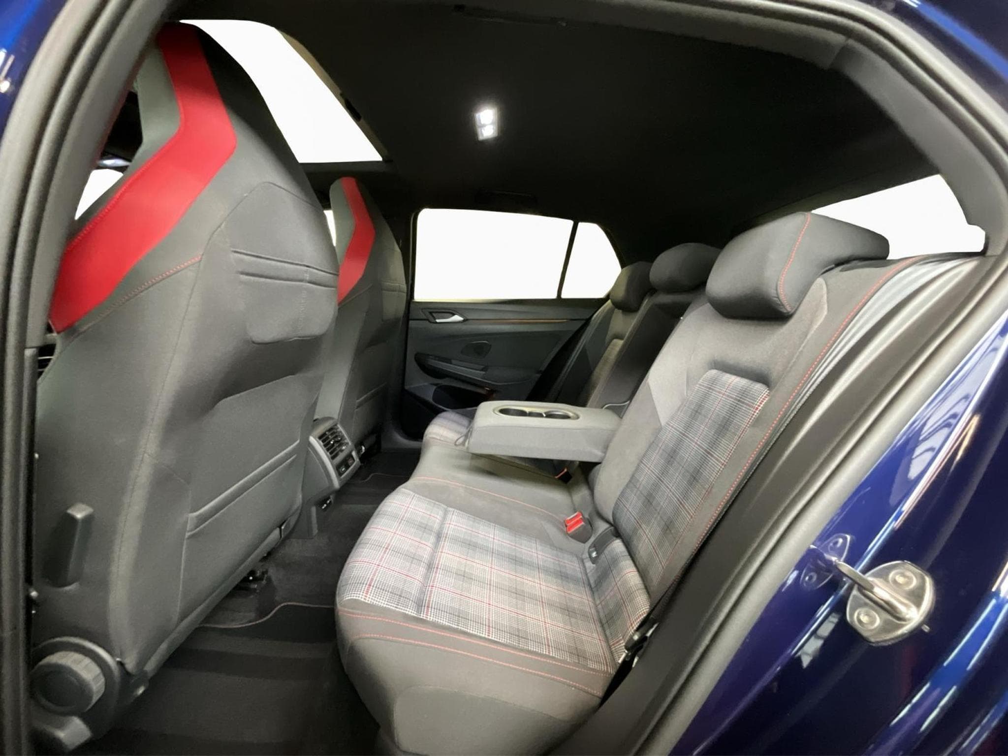 VW Golf GTI+BVM+Pano+Soundsystem+LM18+Navi (2021) - Photo 16
