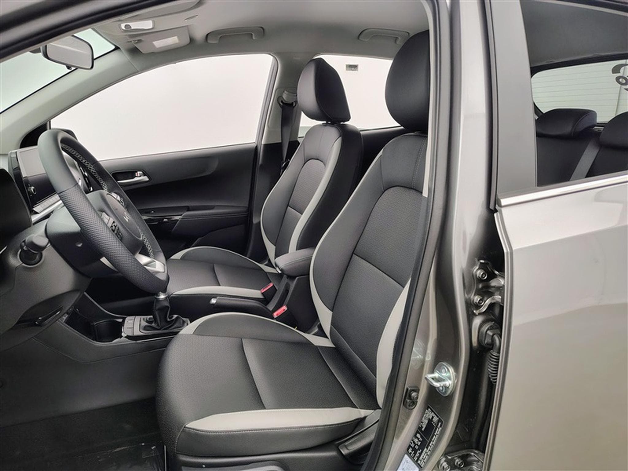 Kia Picanto 1.0i 12V GT Line NAVI / FULL LED / CUIR / CAMERA / JA (2026) - Photo 7