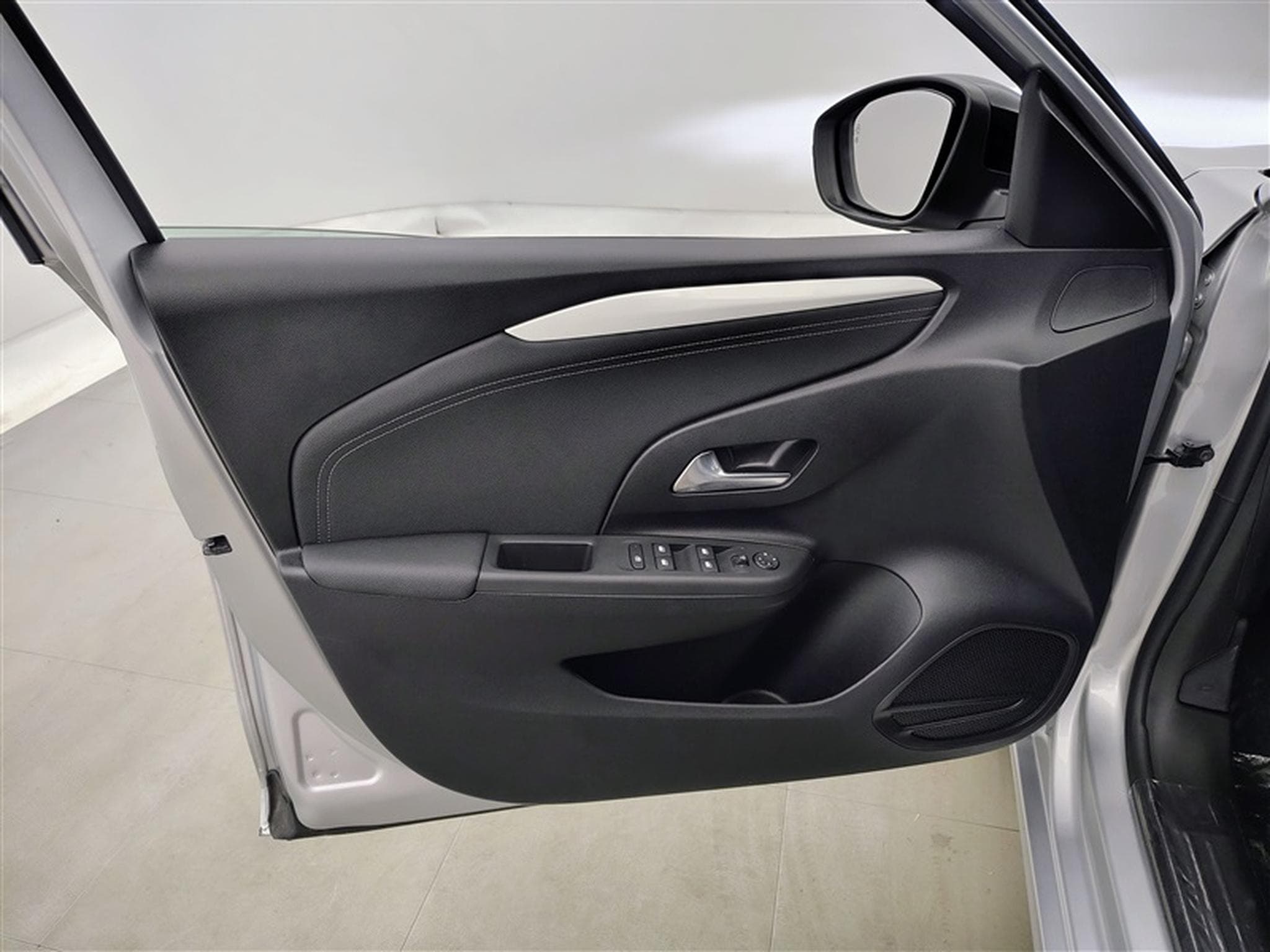 Opel Corsa 1.2 Turbo 100Cv GS CARPLAY / CAMERA / FULL LED / ALU (2025) - Photo 17