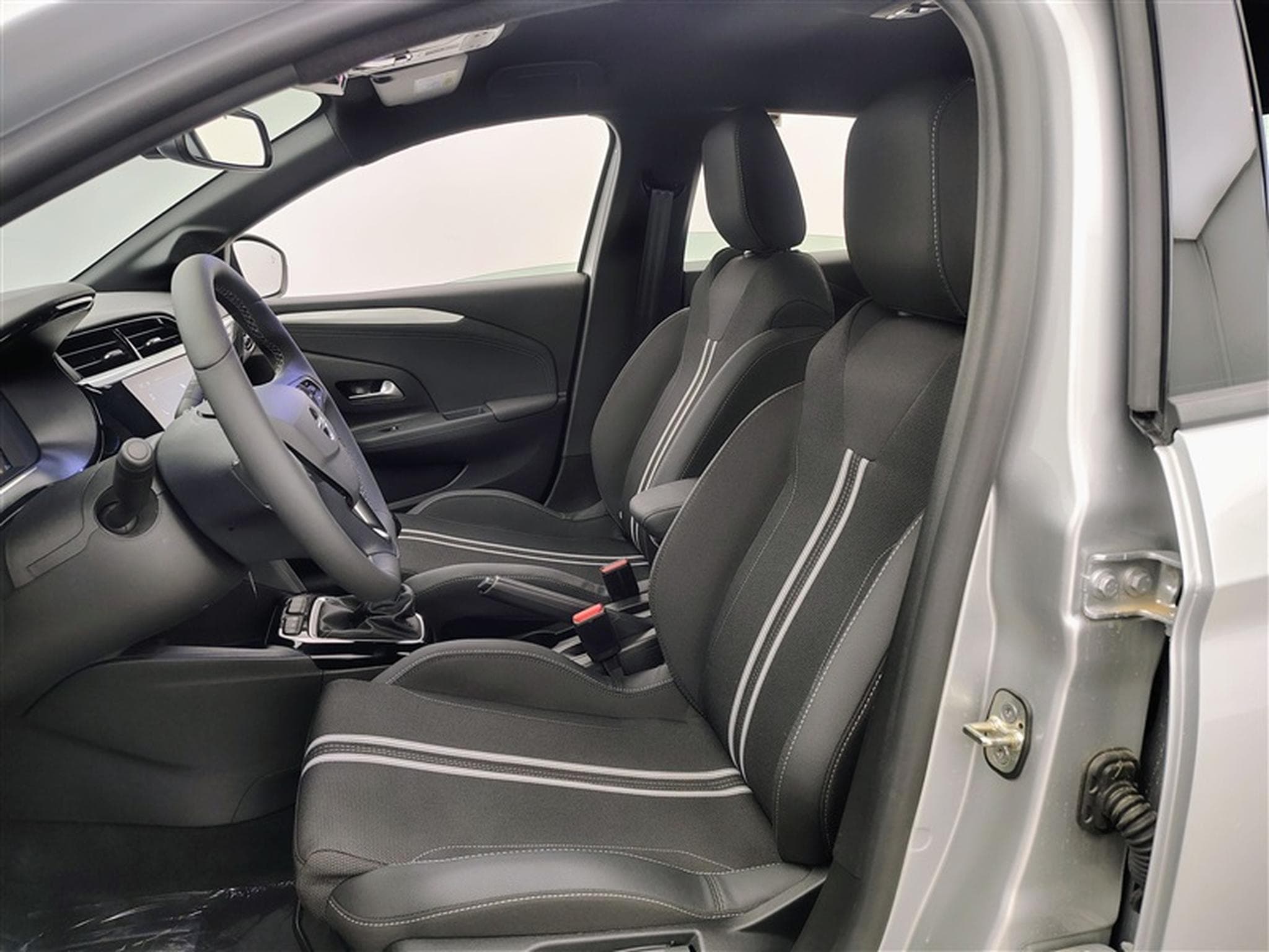 Opel Corsa 1.2 Turbo 100Cv GS CARPLAY / CAMERA / FULL LED / ALU (2025) - Photo 7