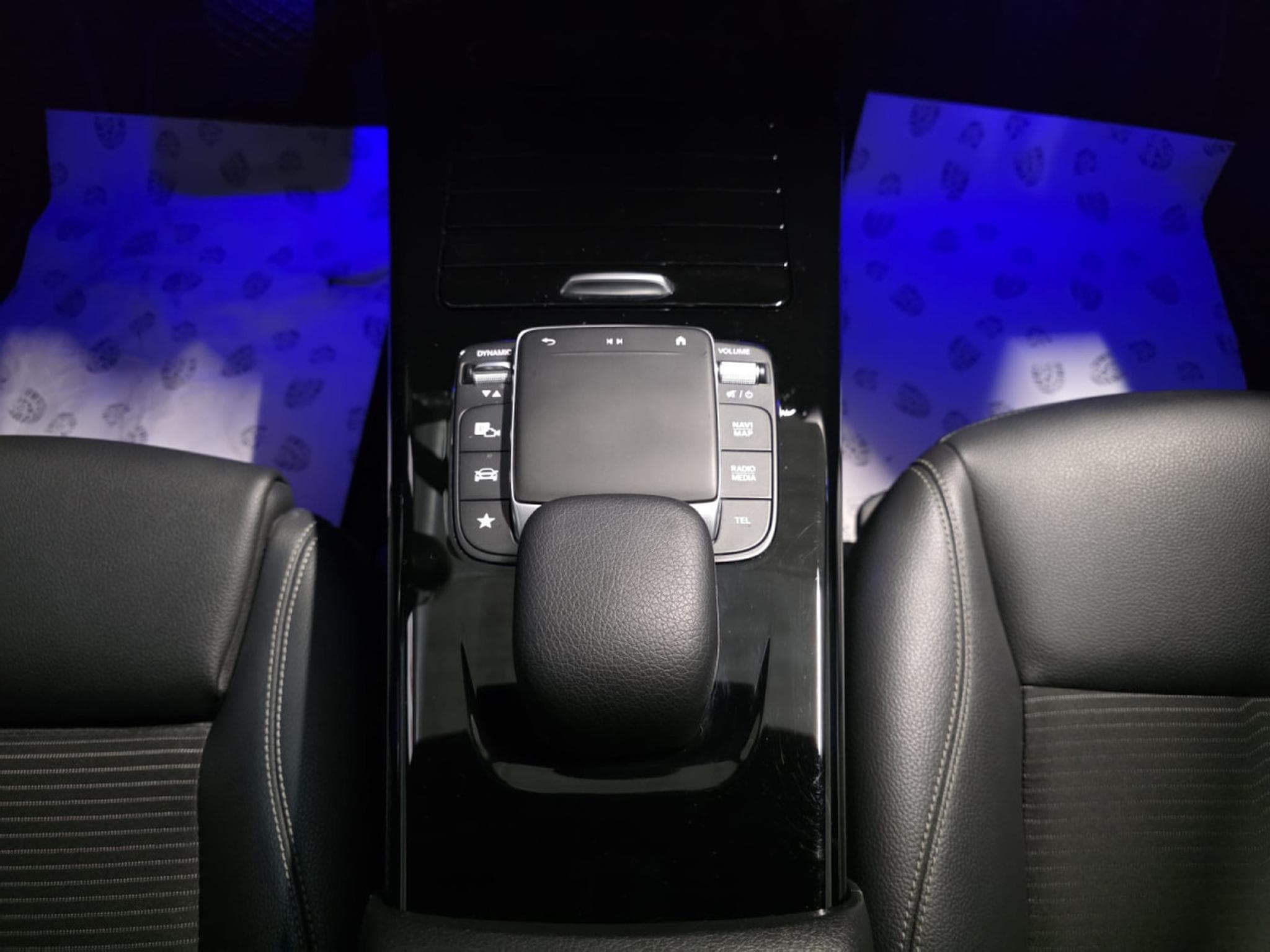 Mercedes A 250 e Plug in PROGRESSIVE LINE PANO CUIR NAVI 1 HAND (2022) - Foto 20