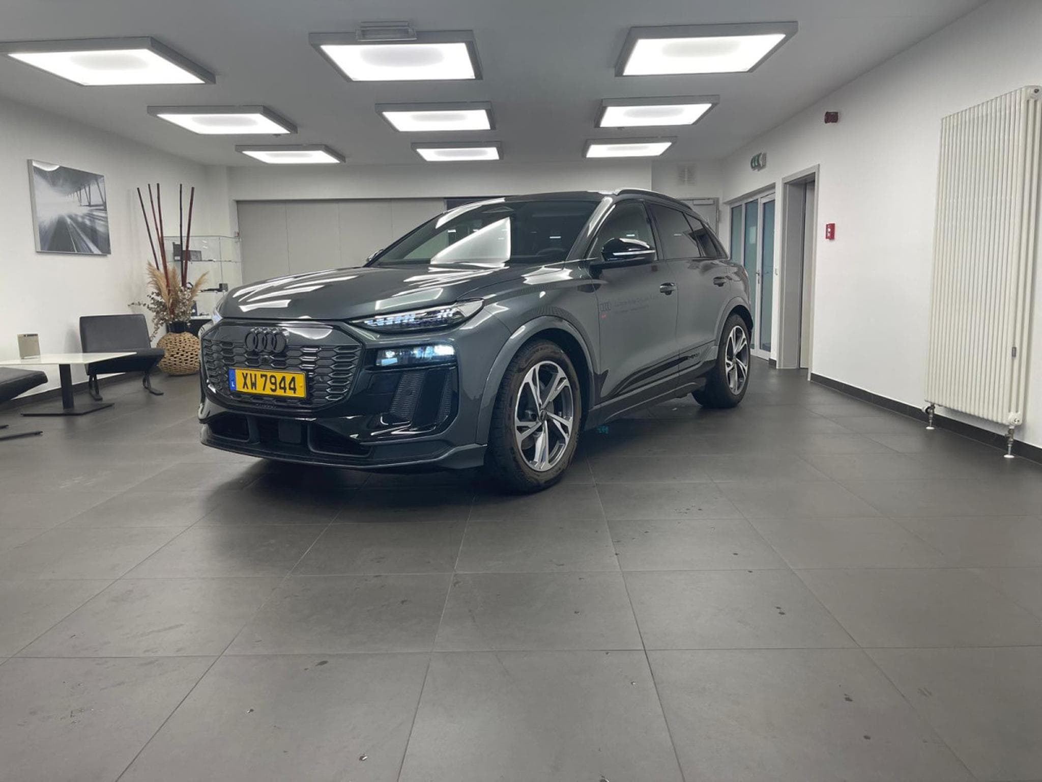 Audi Q6 e-tron S line 252 CH / 185 kW (2025) - Photo 1