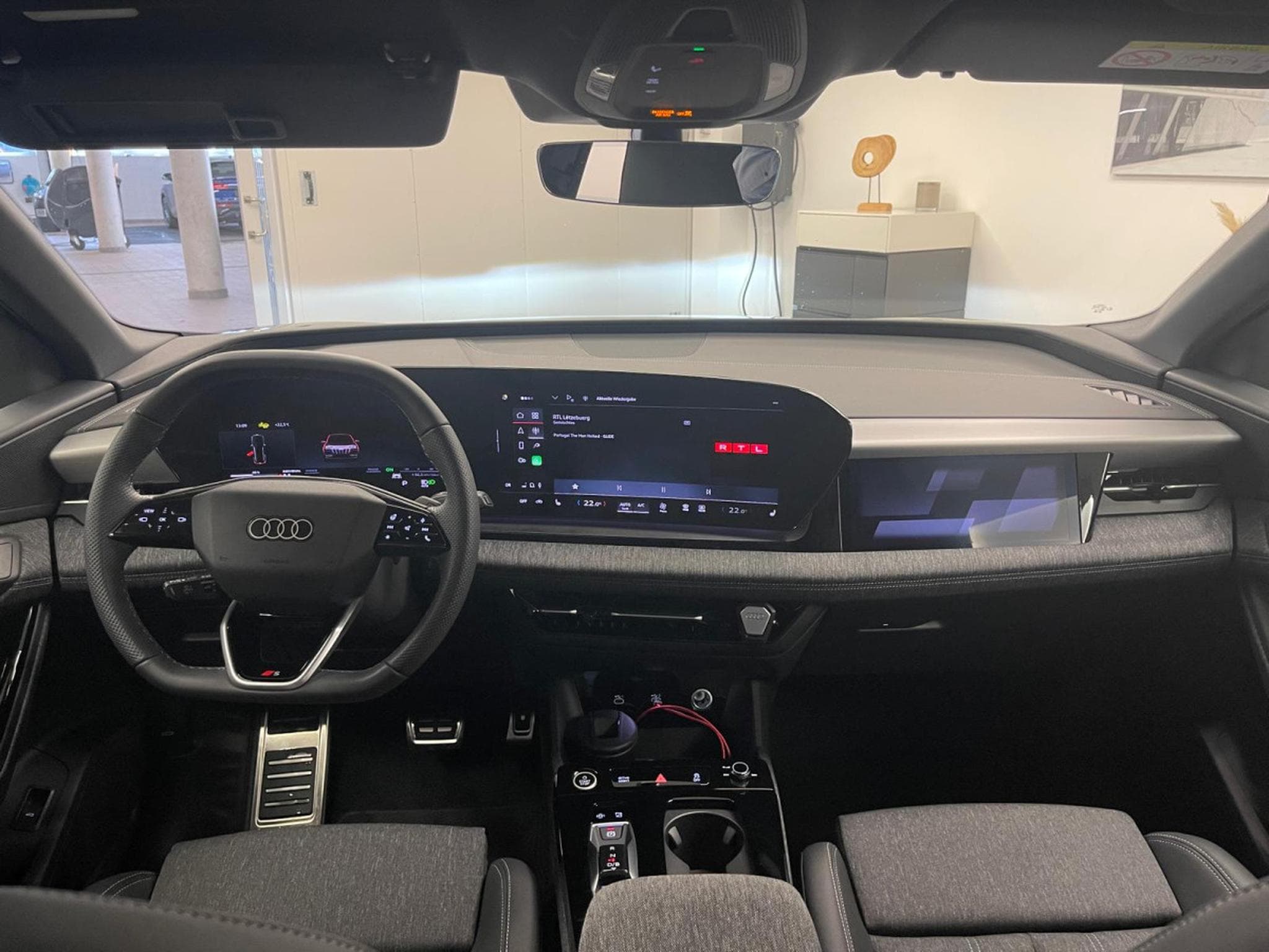Audi Q6 e-tron S line 252 CH / 185 kW (2025) - Photo 5
