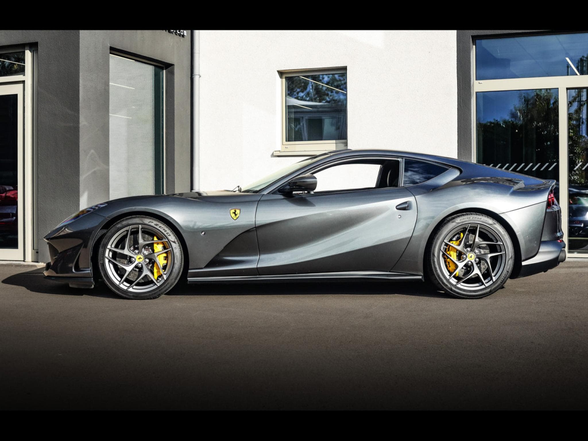 Ferrari 812 Superfast 6.5 V12 - GRIGIO SILVERSTONE 740 – FERRARI WARRANT (2020) - Foto 2