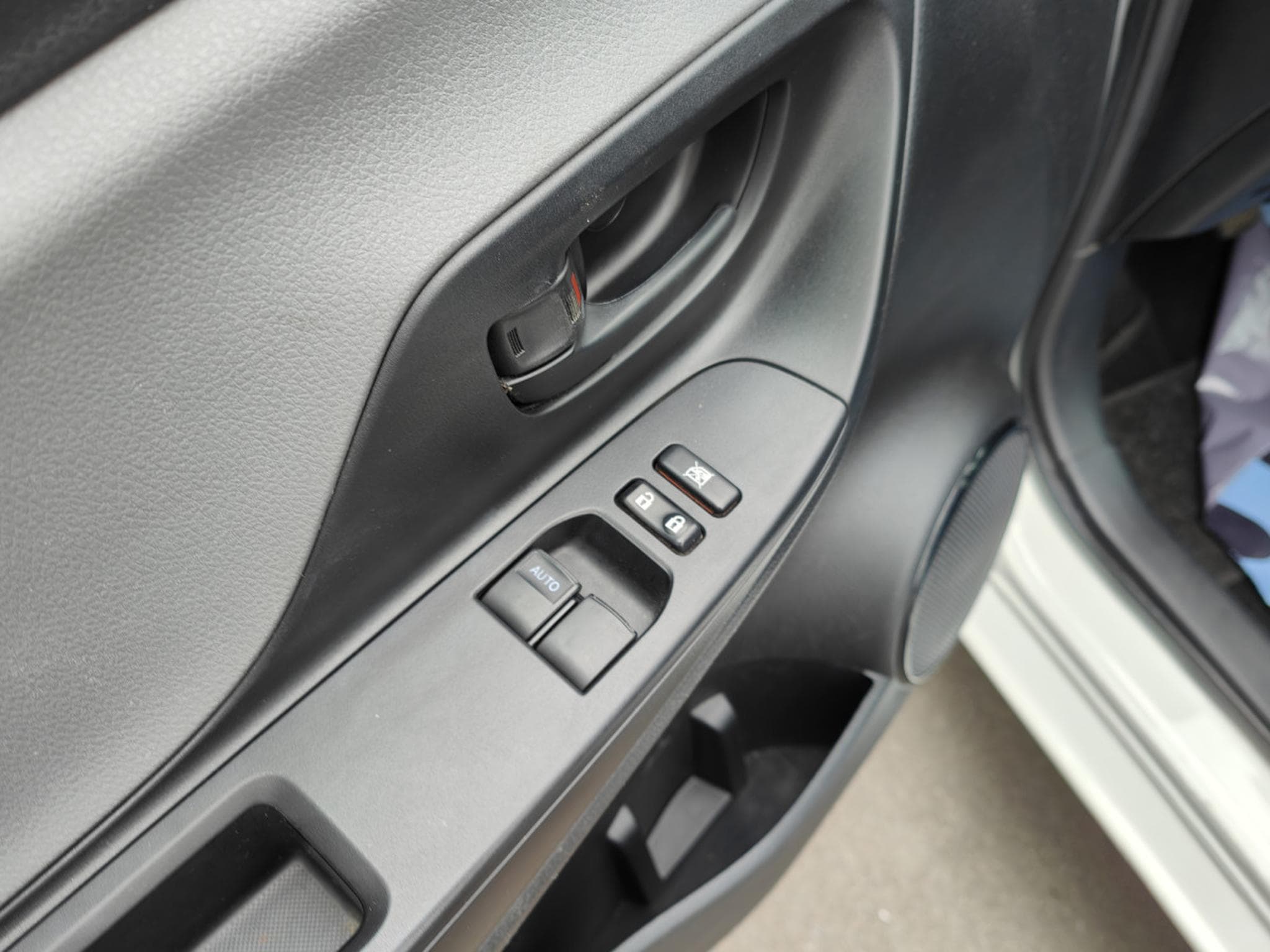 Toyota Yaris 1.3 VVT-I GPS BLUETOOTH CLIMATISATION (2016) - Photo 12