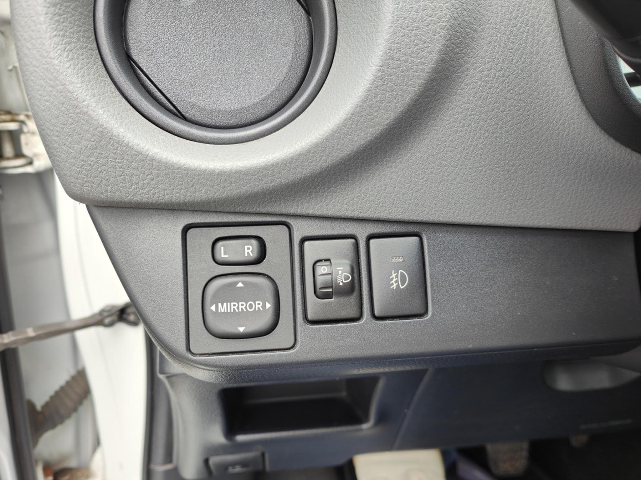 Toyota Yaris 1.3 VVT-I GPS BLUETOOTH CLIMATISATION (2016) - Photo 18