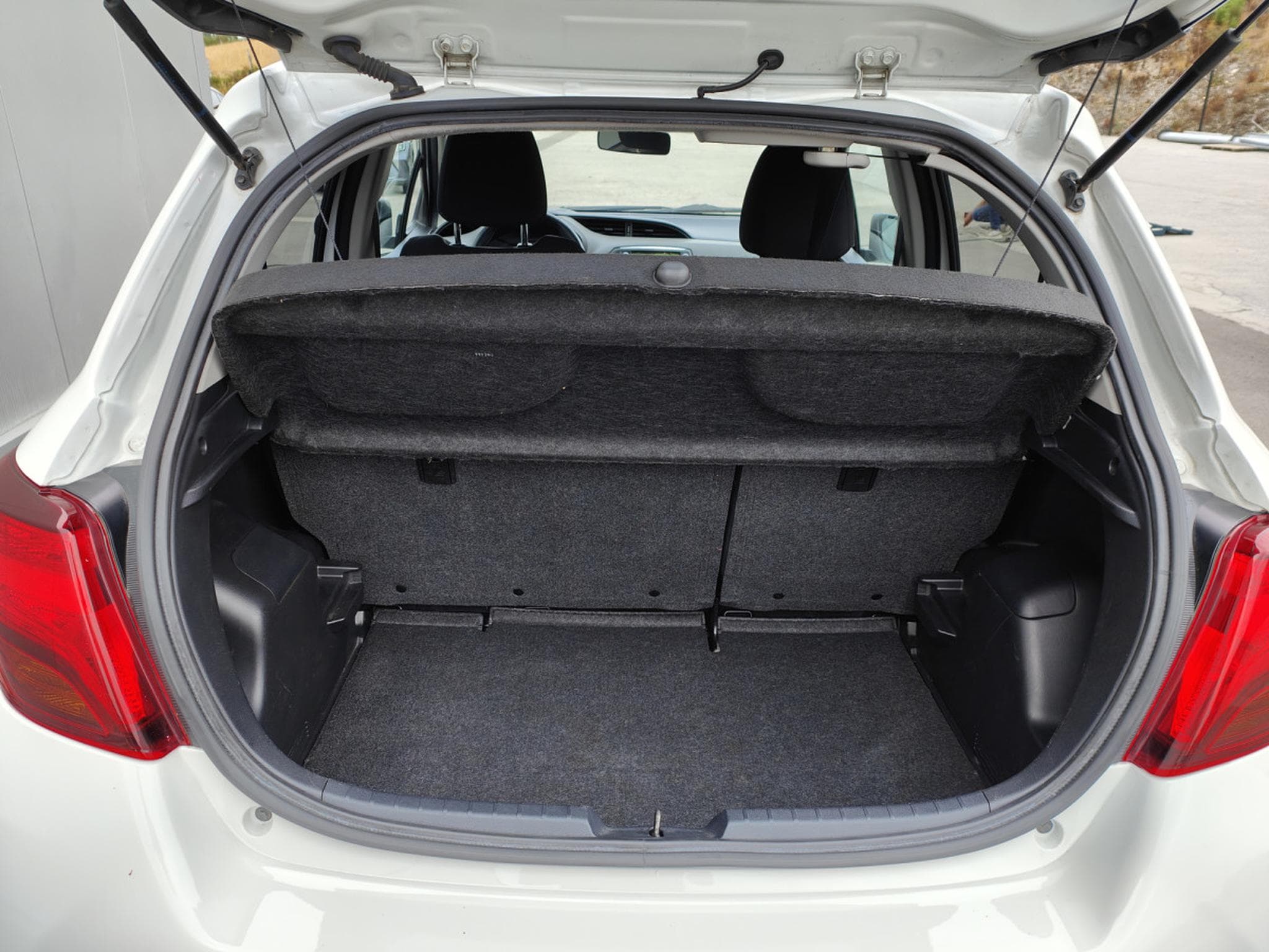 Toyota Yaris 1.3 VVT-I GPS BLUETOOTH CLIMATISATION (2016) - Photo 9