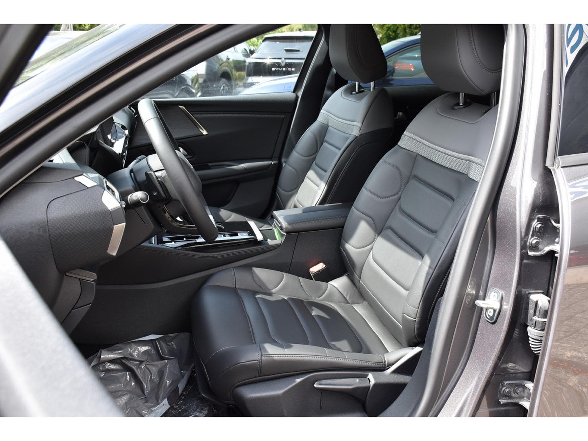 Citroën C5 X 1.2 PureTech PLUS EAT8 CUIR ACC HUD LANE NEUVE (2024) - Foto 6