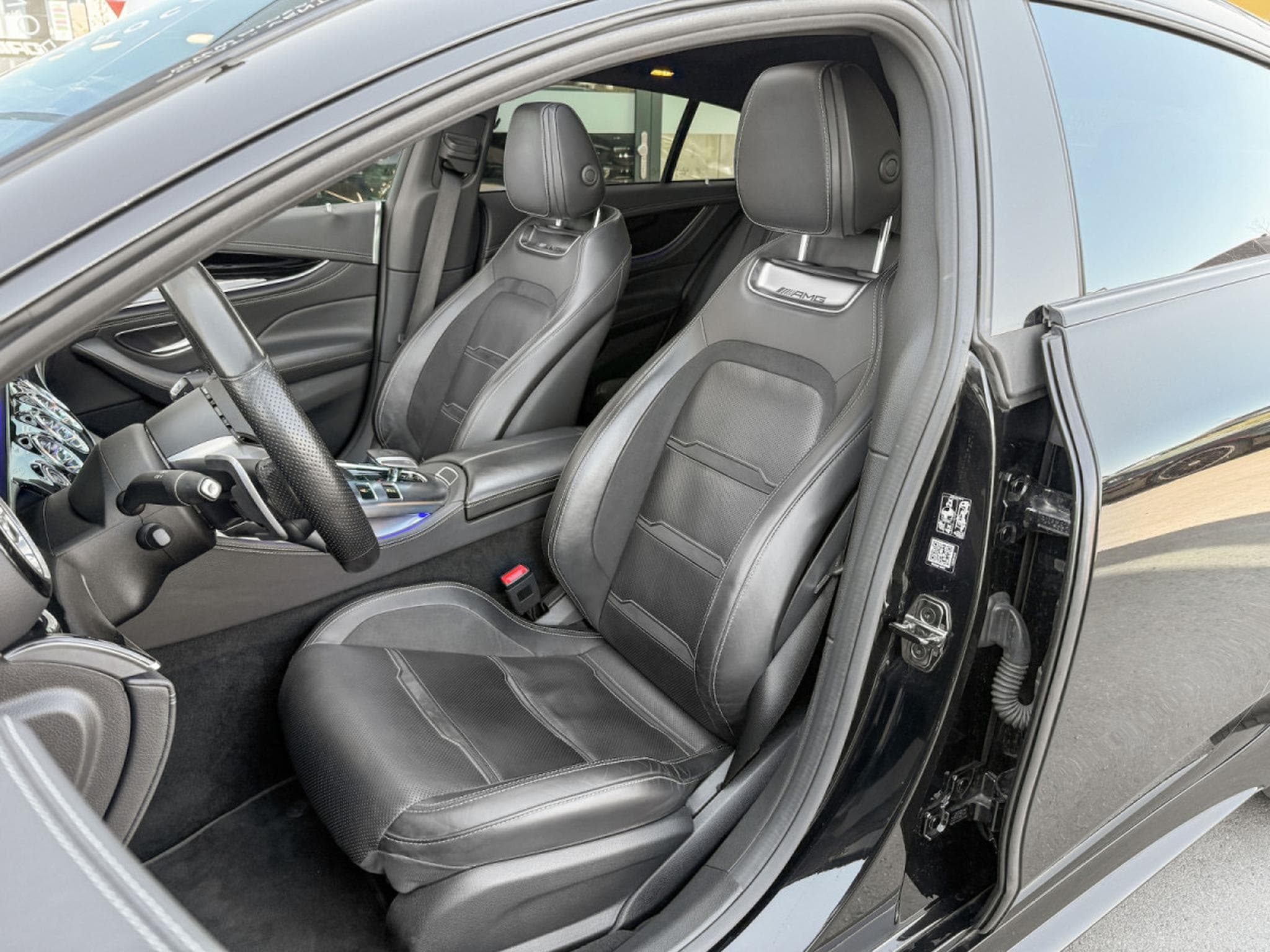 Mercedes AMG GT 4-Door GT53 4-Door / 4 MATIC/ RIDE CONTROL/ 360°/ AMG PERFORMANCE (2022) - Foto 10