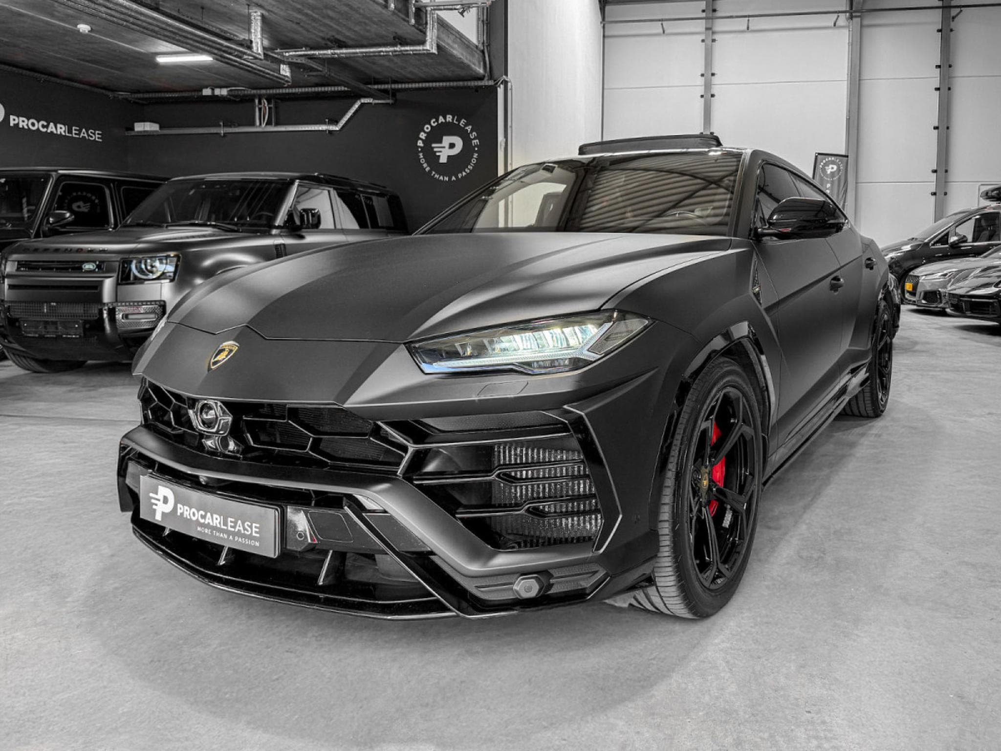 Lamborghini Urus 4.0 V8 Auto./PANO/22/360°/HUD/CARBON/VOLL (2021) - Photo 1