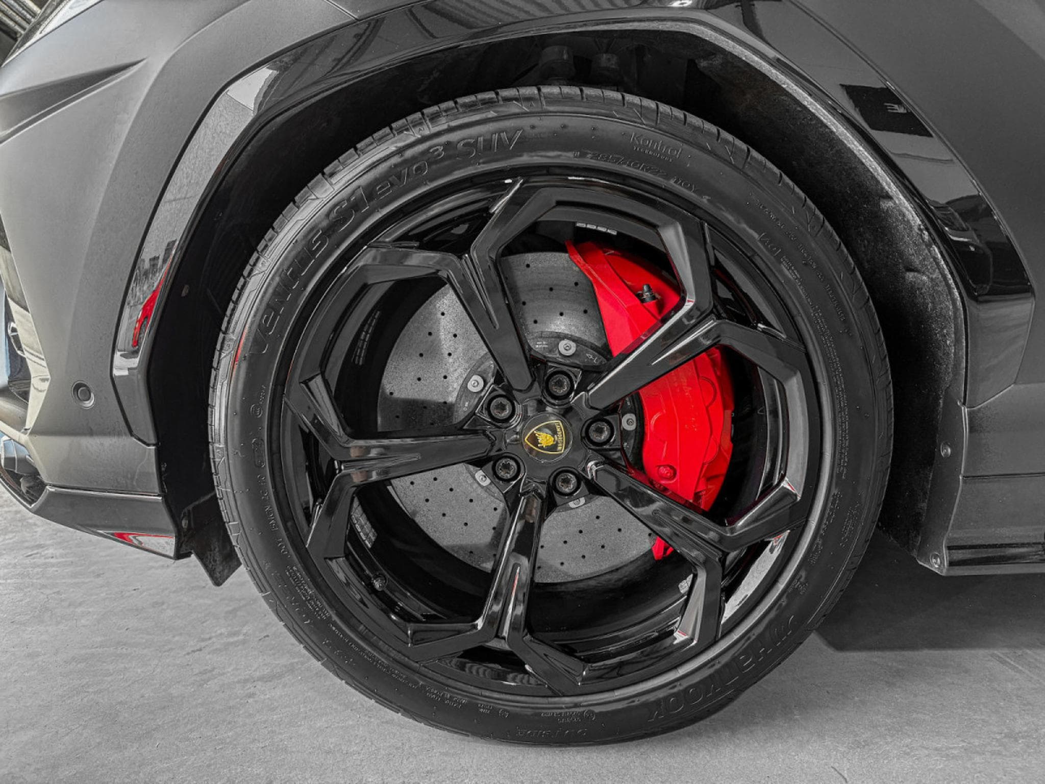 Lamborghini Urus 4.0 V8 Auto./PANO/22/360°/HUD/CARBON/VOLL (2021) - Photo 25