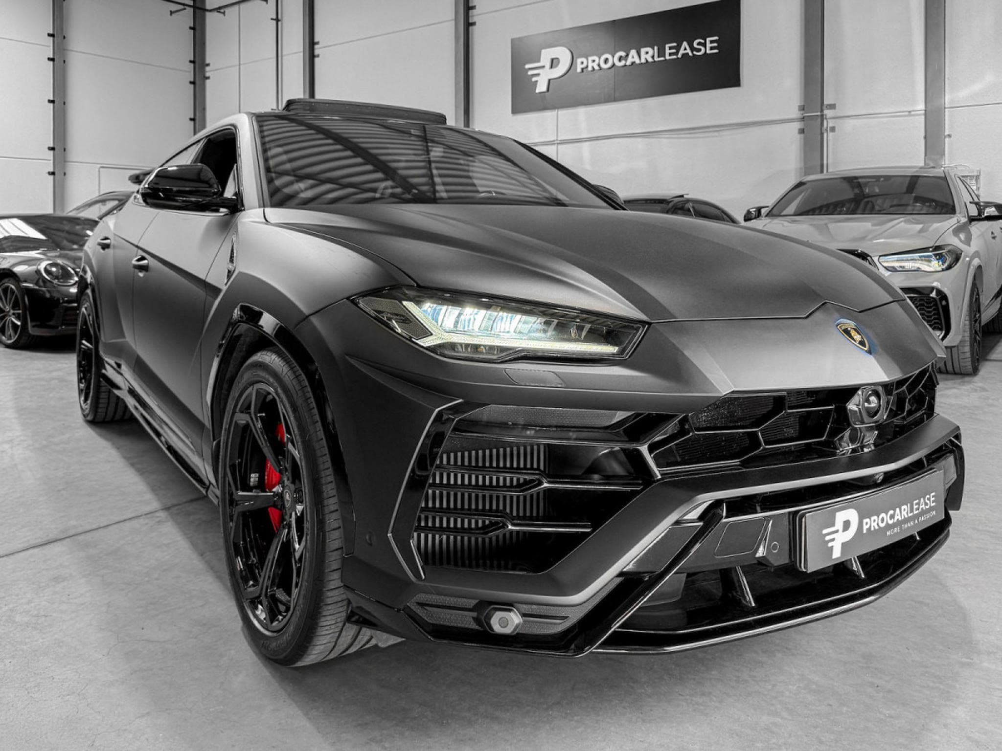 Lamborghini Urus 4.0 V8 Auto./PANO/22/360°/HUD/CARBON/VOLL (2021) - Photo 3