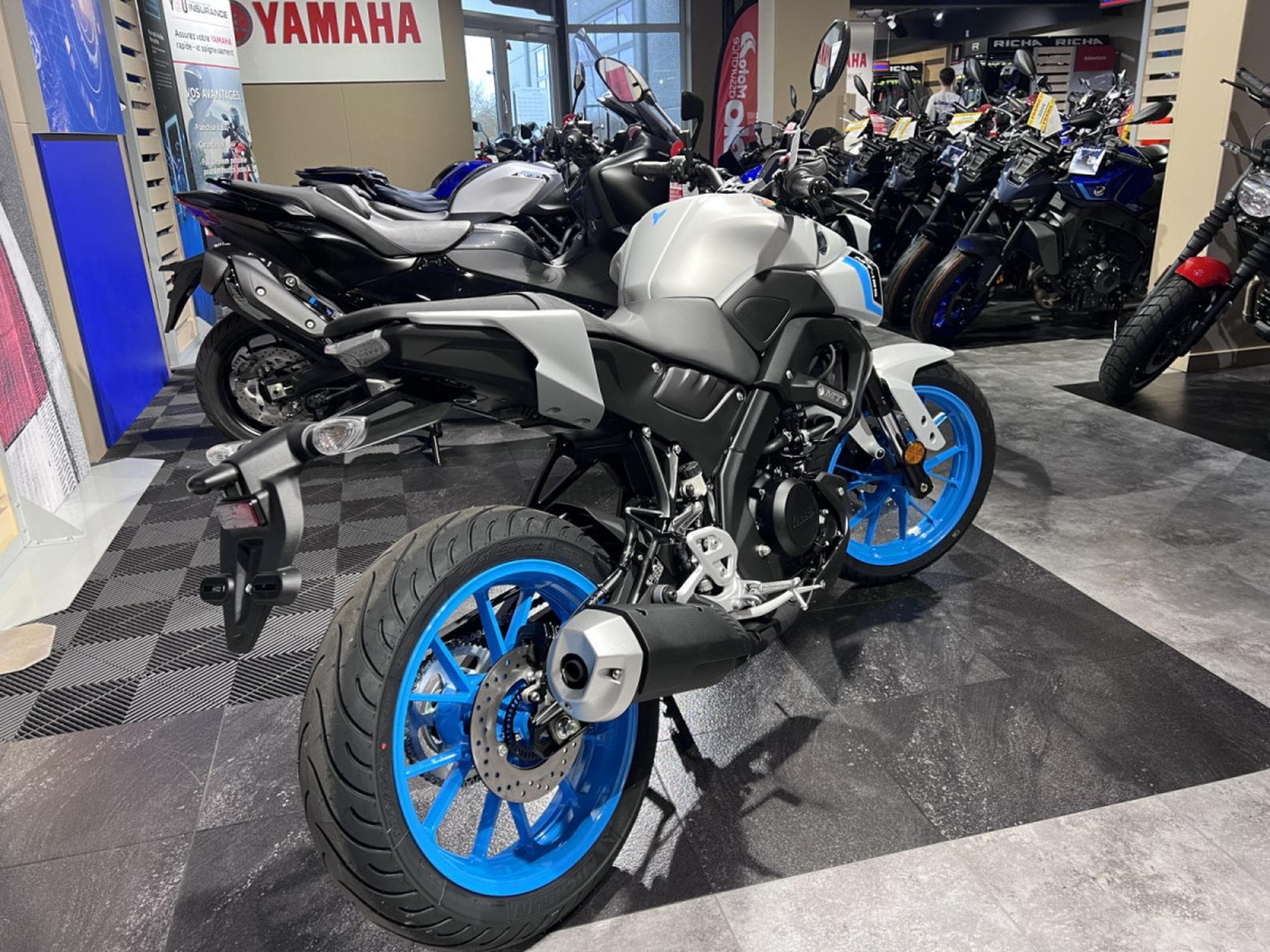 Yamaha MT125 Ceramic Ice (2026) - Foto 3