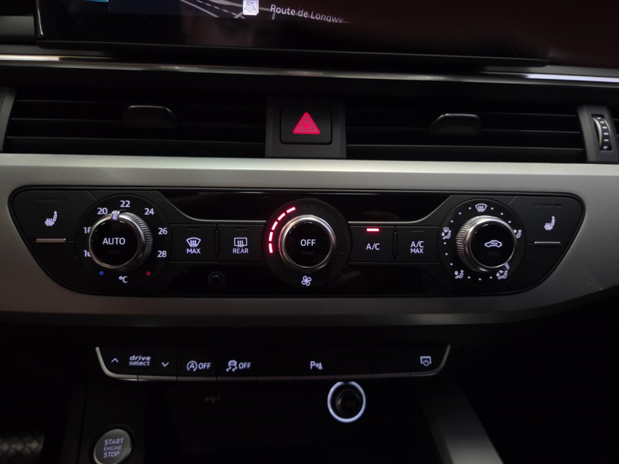 Audi A4 35 TDI 163CV AVANT S-TRONIC (2020) - Photo 14