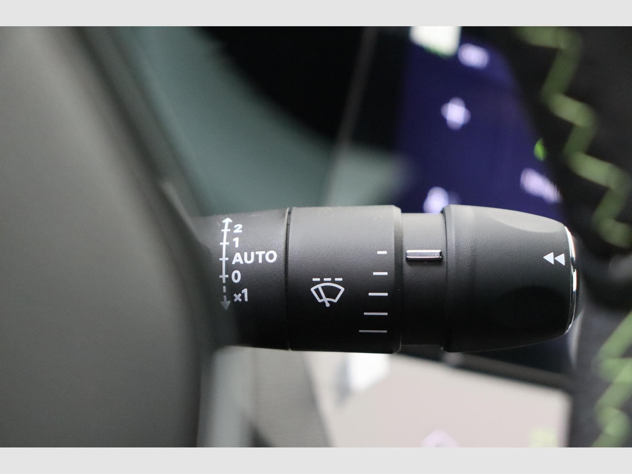 Peugeot E-408 GT (2026) - Photo 18