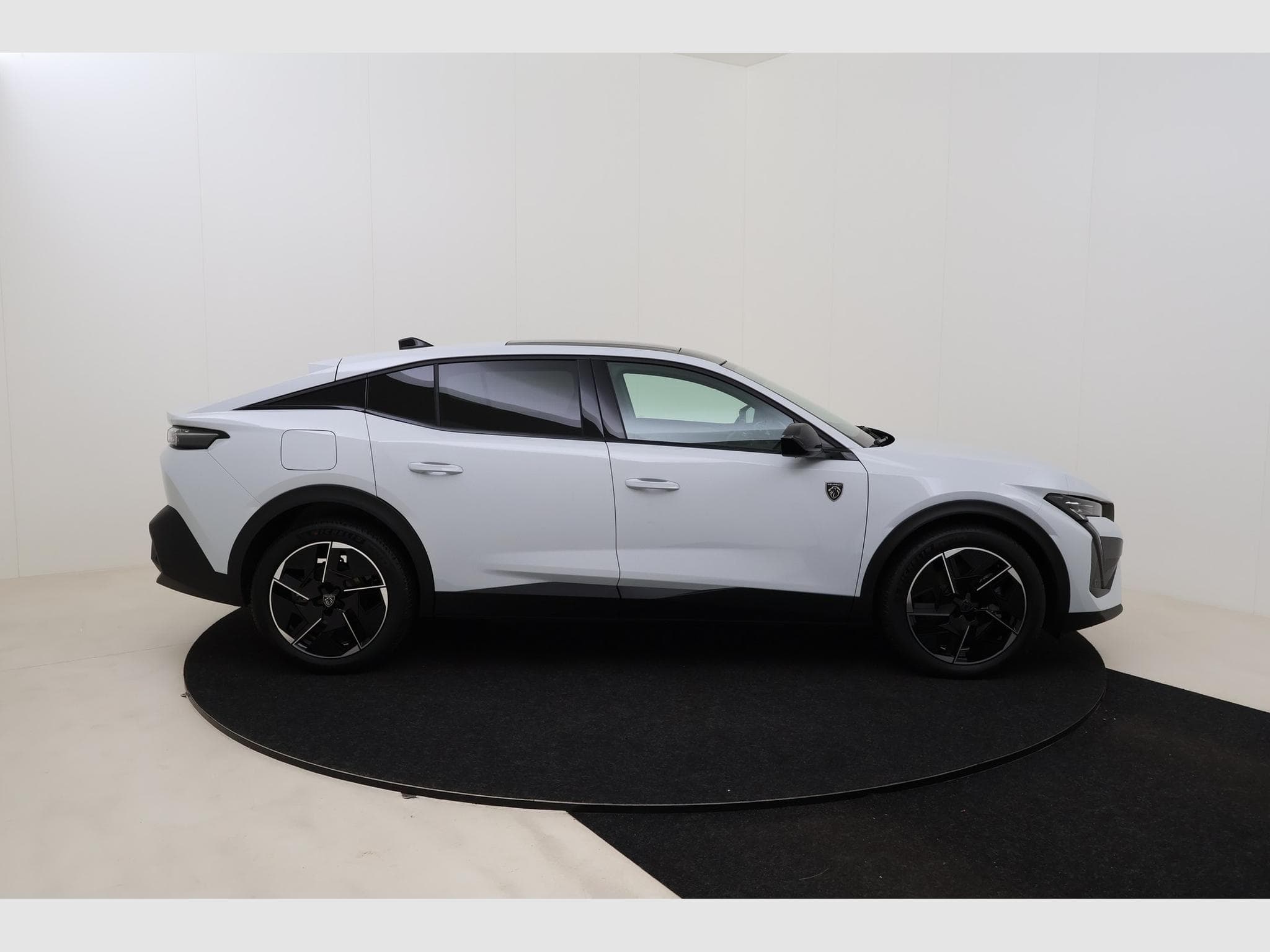 Peugeot E-408 GT (2026) - Photo 4