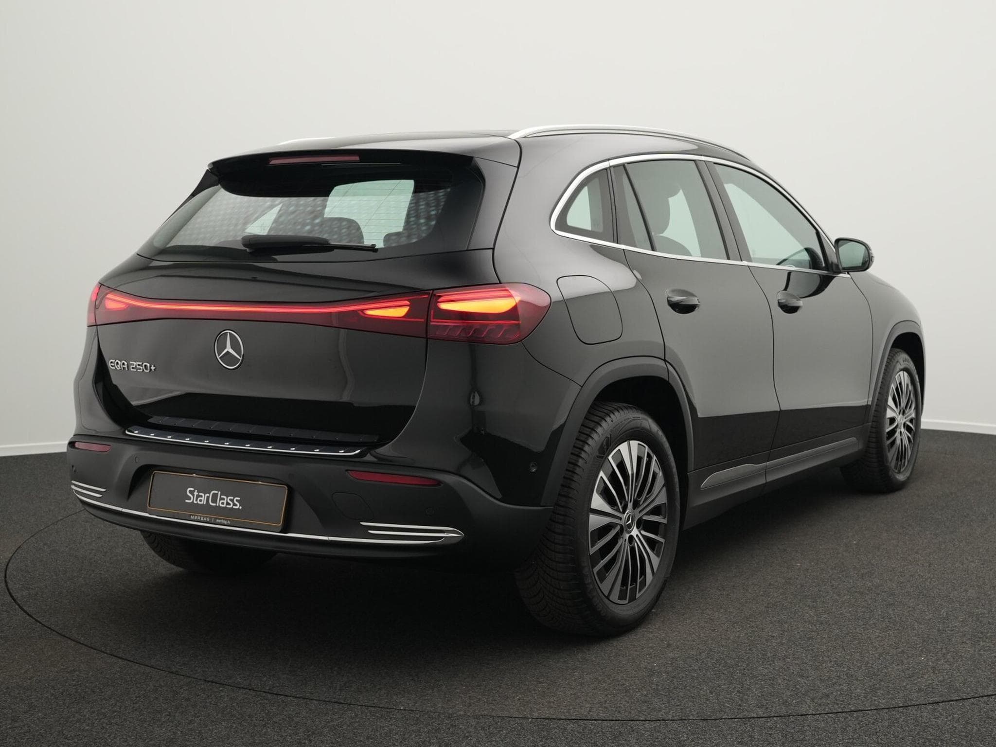 Mercedes EQA + Progressive LED+Pano+Totw+MBUX+Apple (2025) - Foto 3