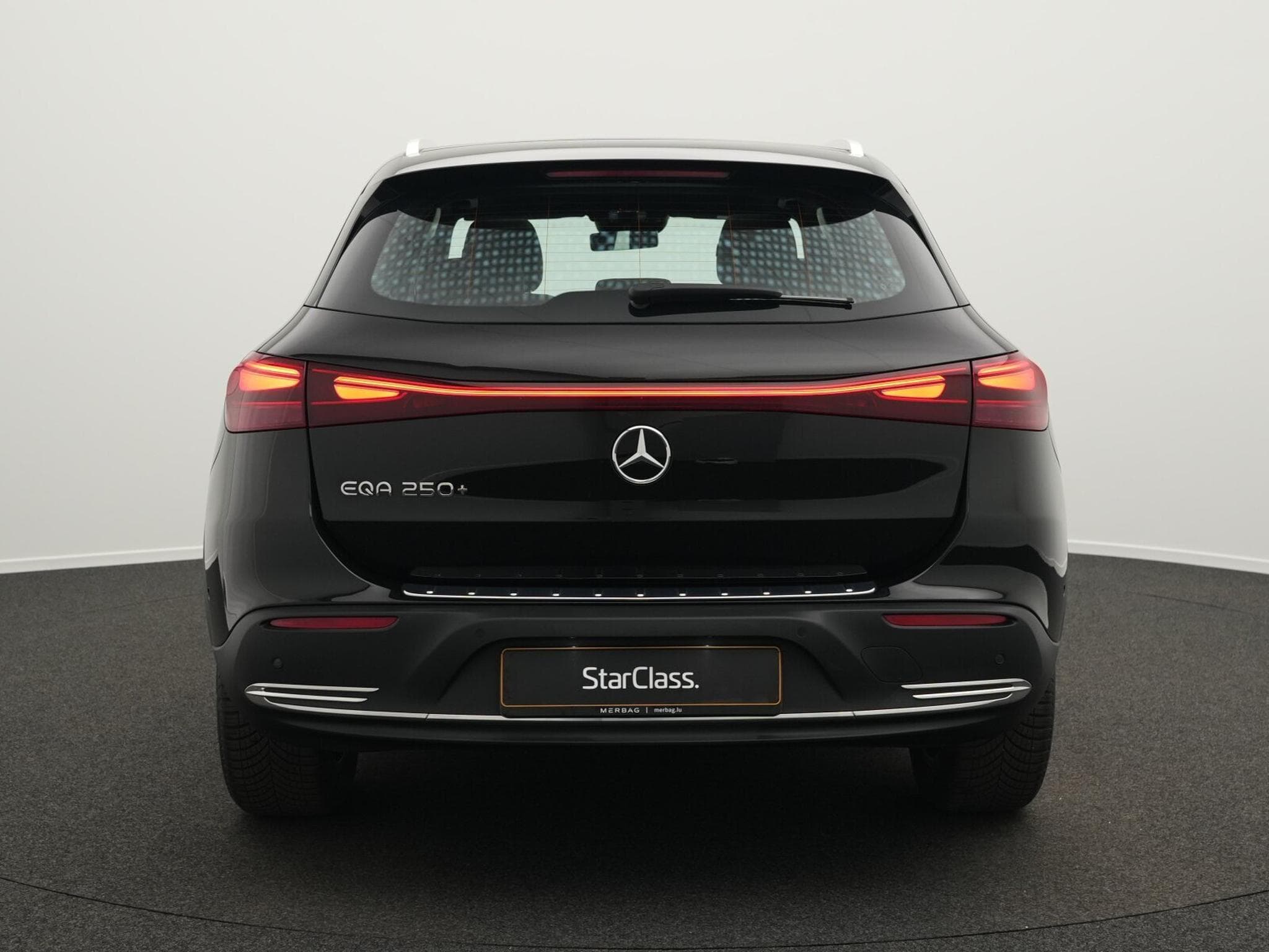 Mercedes EQA + Progressive LED+Pano+Totw+MBUX+Apple (2025) - Foto 4