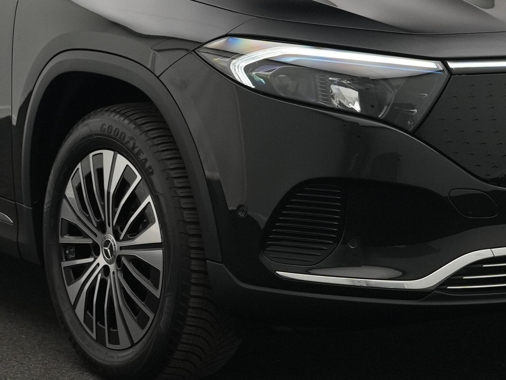 Mercedes EQA + Progressive LED+Pano+Totw+MBUX+Apple (2025) - Foto 7