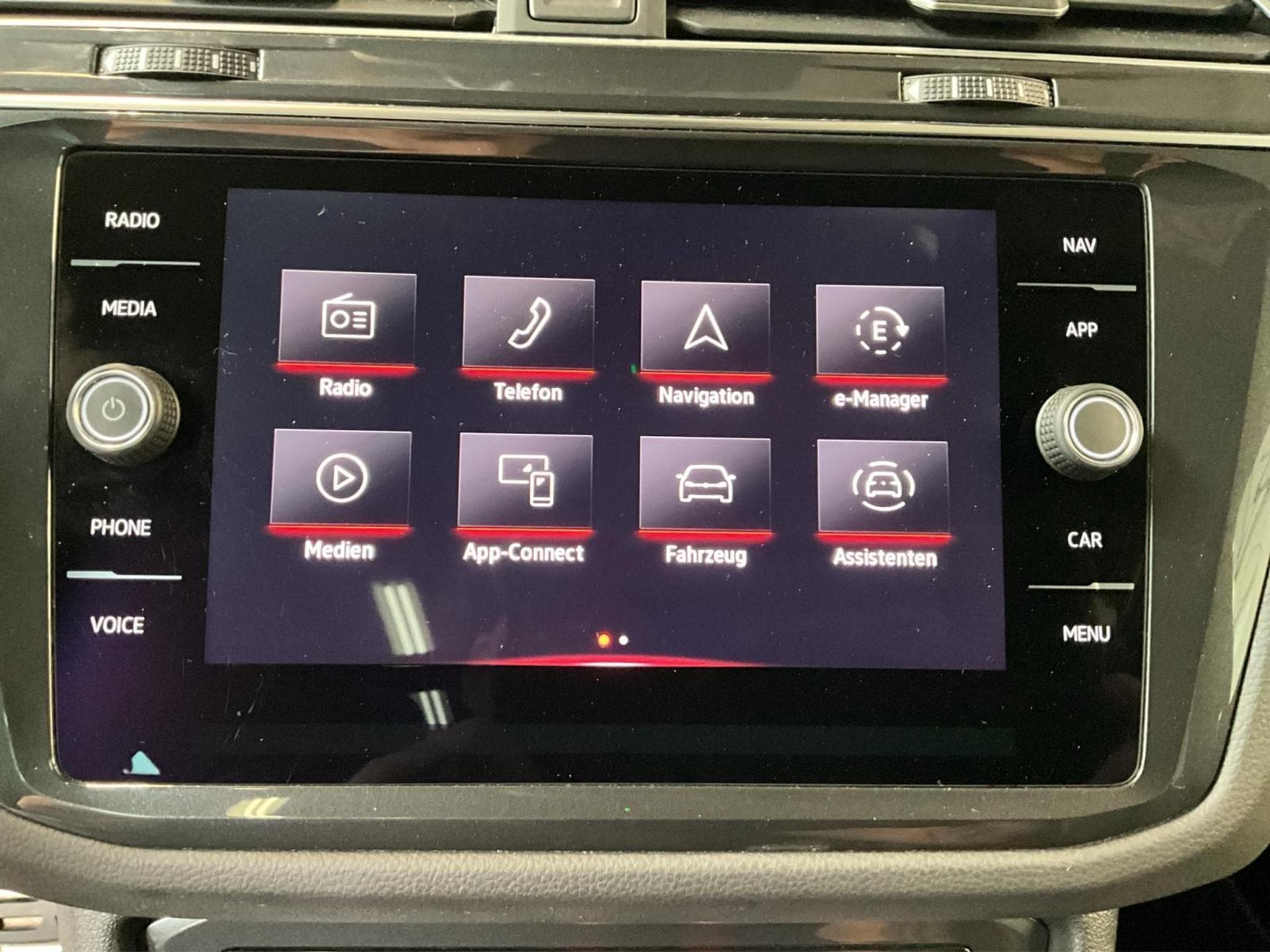 VW Tiguan R-Line+DSG+PHEV+Black-Style+Pano+AHK+RearView (2023) - Foto 13