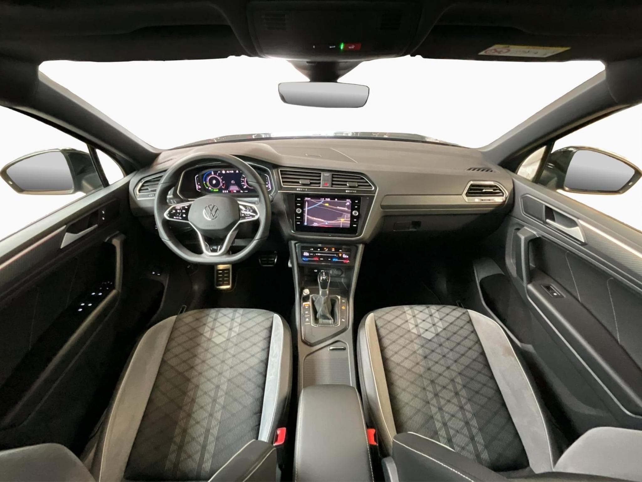 VW Tiguan R-Line+DSG+PHEV+Black-Style+Pano+AHK+RearView (2023) - Foto 2