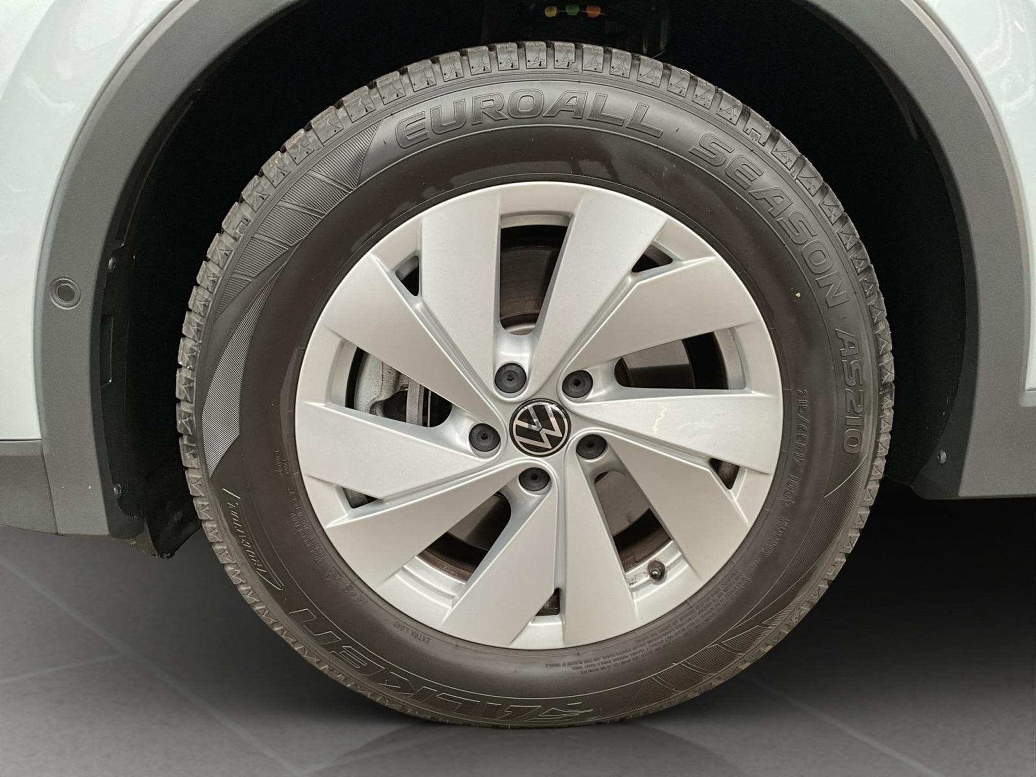 VW Tiguan Life+DSG+AHK+P.Infotainement+LED (2025) - Foto 8