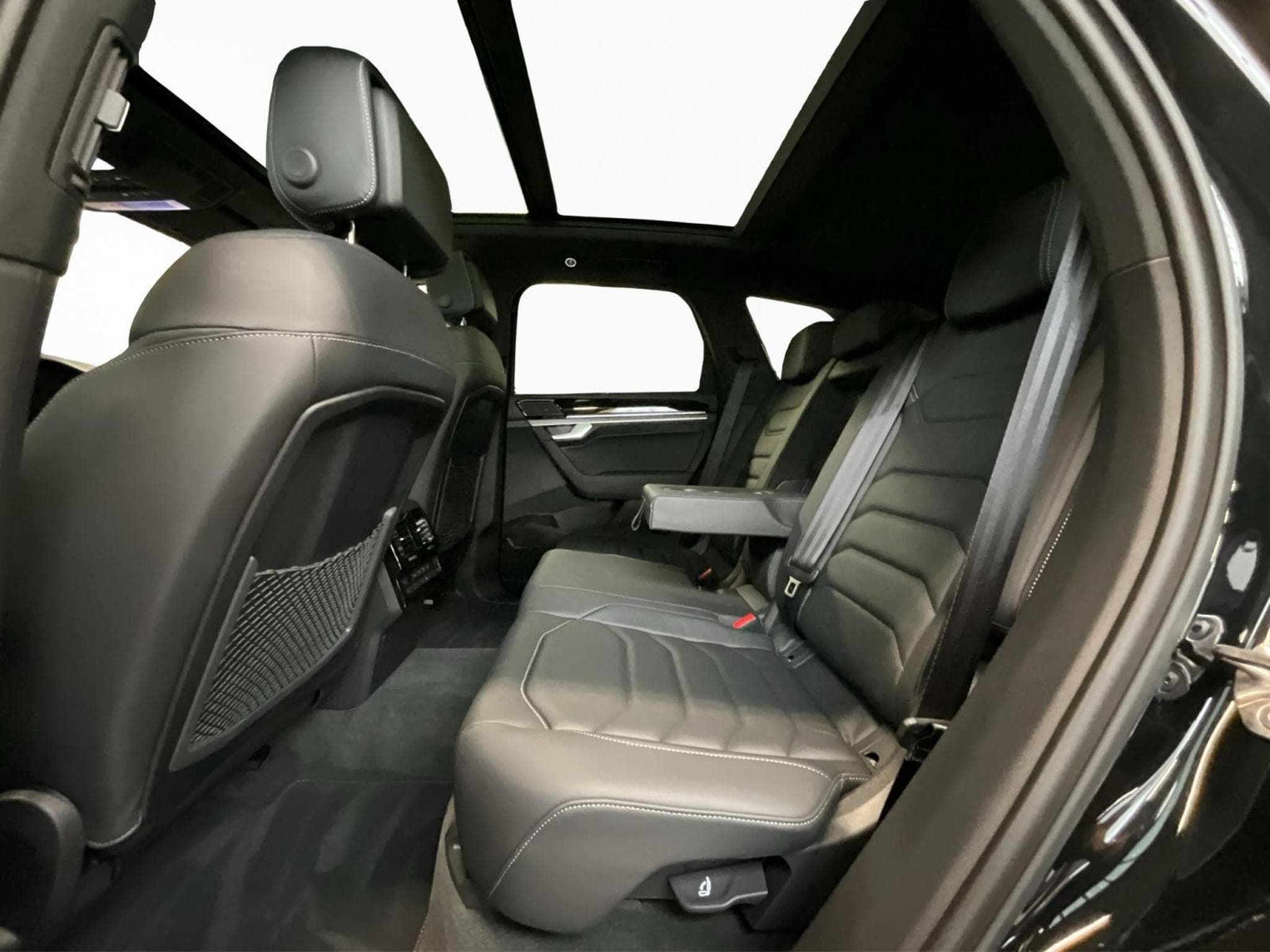 VW Touareg R-Line+V6+TDI+4M+IQ-Drive+P.Travel+Pano+Stand-H.+Luft. (2025) - Foto 16